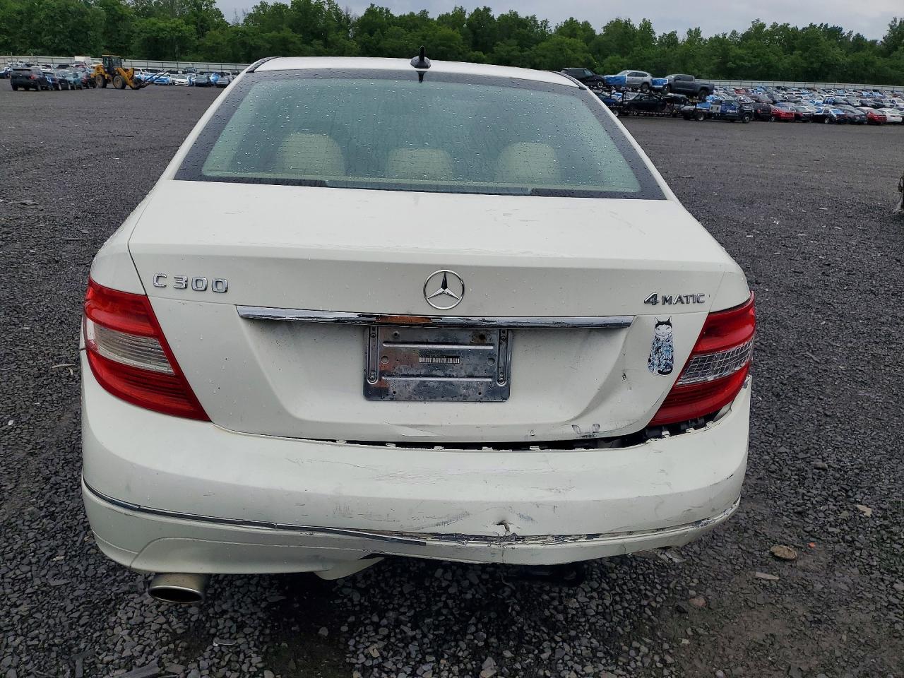 2009 Mercedes-benz C 300 4matic White vin: WDDGF81X79F233137