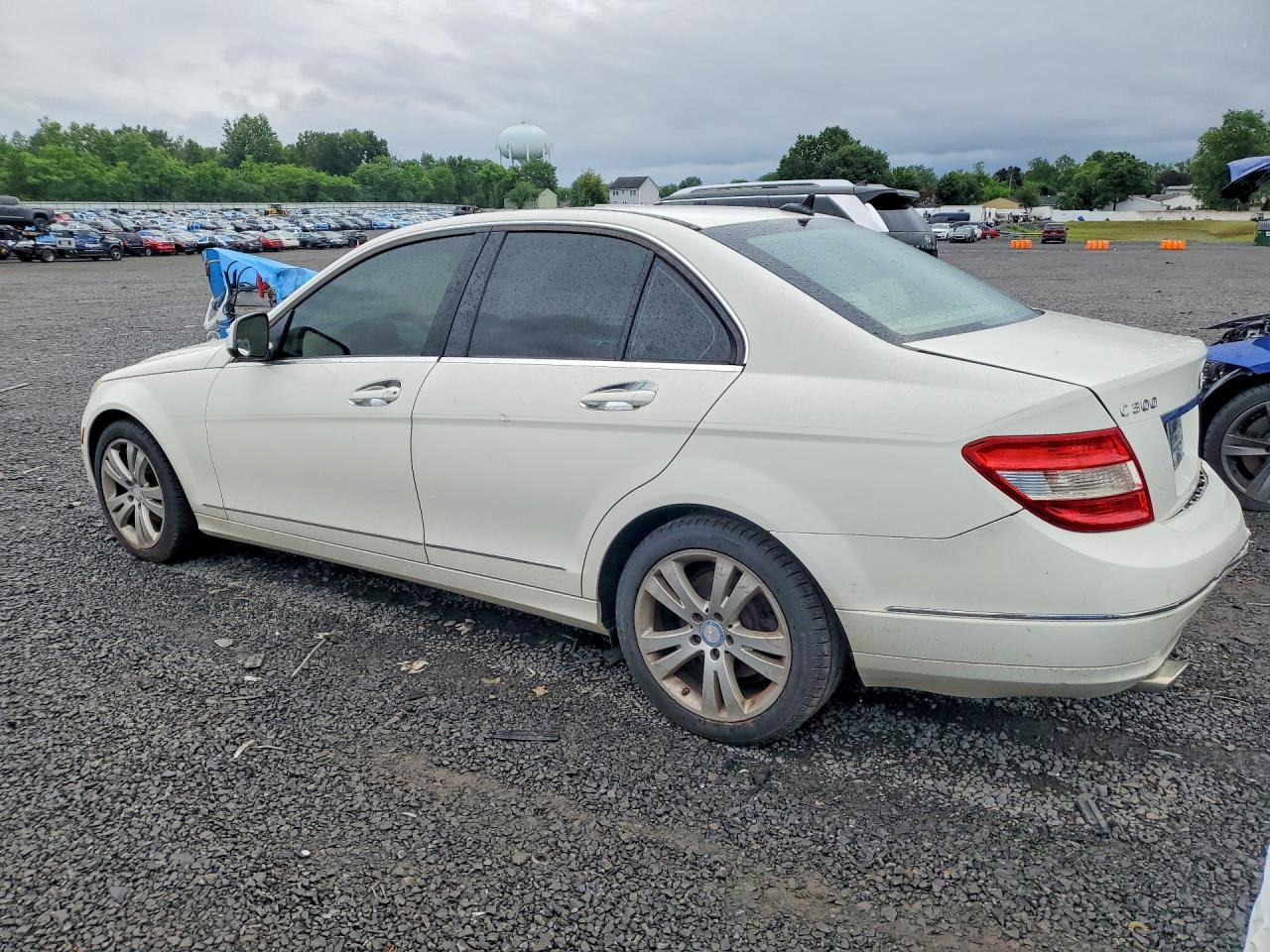 2009 Mercedes-benz C 300 4matic White vin: WDDGF81X79F233137