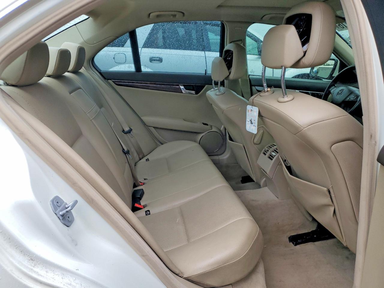 2009 Mercedes-benz C 300 4matic White vin: WDDGF81X79F233137