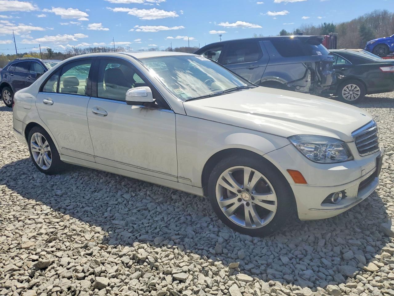 2008 Mercedes-benz C 300 4matic White vin: WDDGF81X88F057939