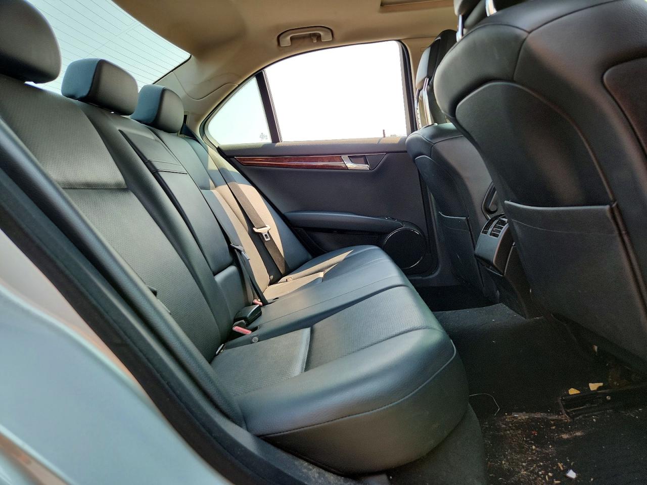 2009 Mercedes-benz C 300 4matic Silver vin: WDDGF81X89F196714