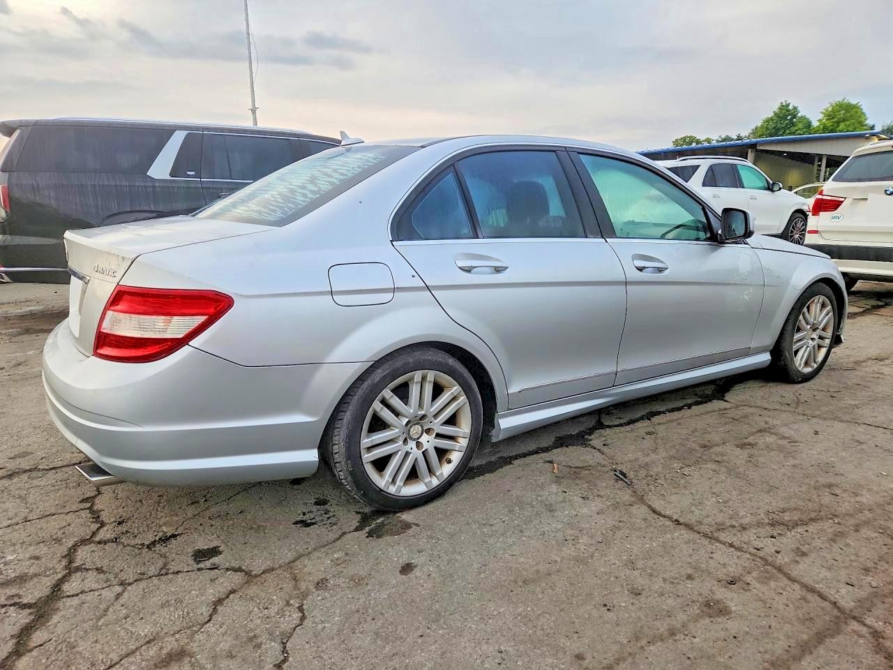 2009 Mercedes-benz C 300 4matic Silver vin: WDDGF81X89F226133