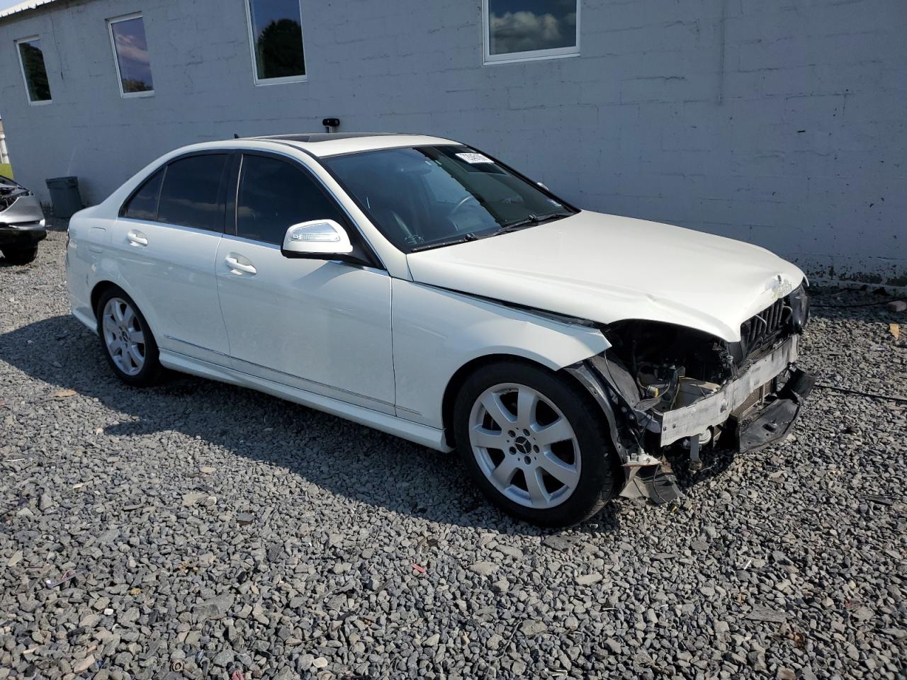 2009 Mercedes-benz C 300 4matic White vin: WDDGF81X89F296425