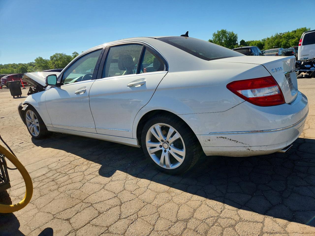 2009 Mercedes-benz C 300 4matic White vin: WDDGF81X89R046049