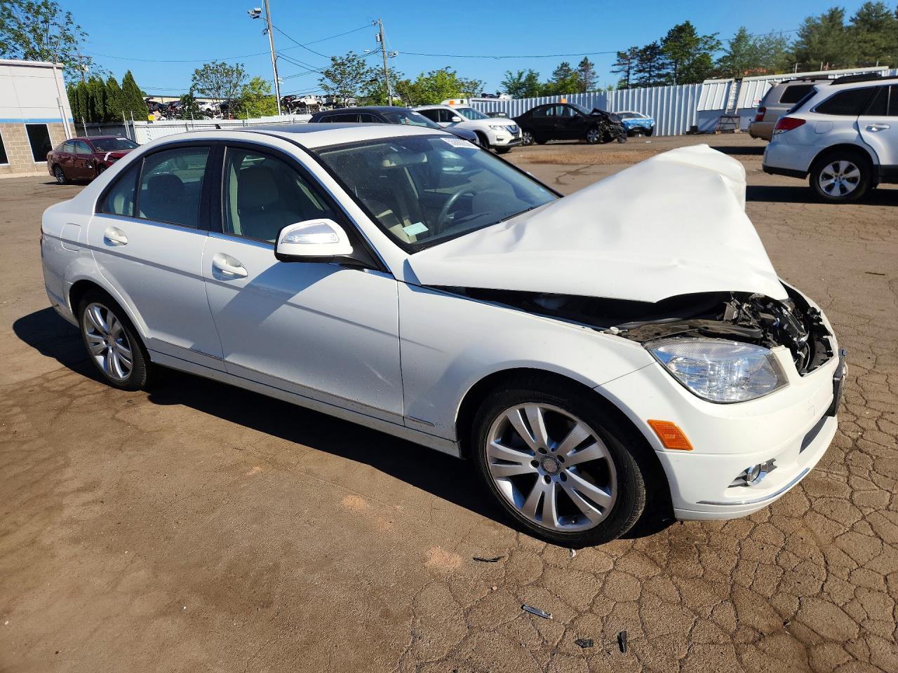 2009 Mercedes-benz C 300 4matic White vin: WDDGF81X89R046049