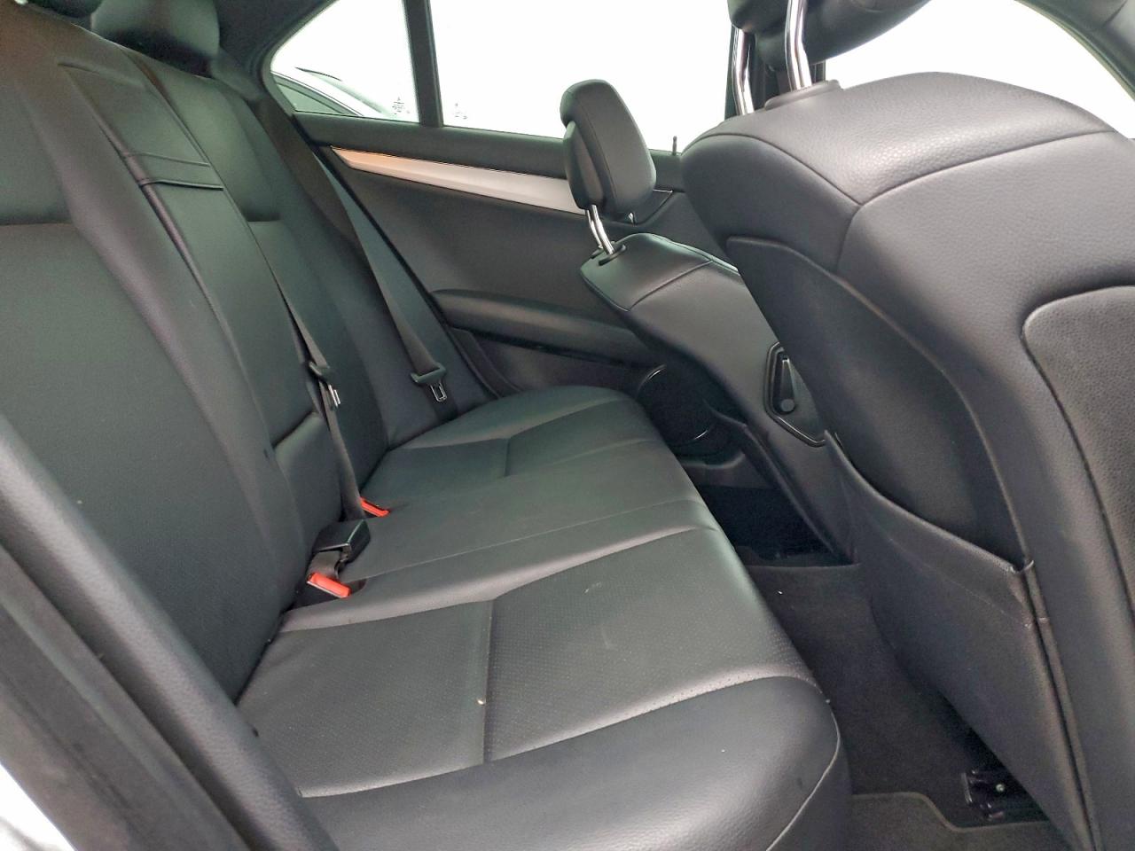 2009 Mercedes-benz C 300 4matic Серебряный vin: WDDGF81X89R054345
