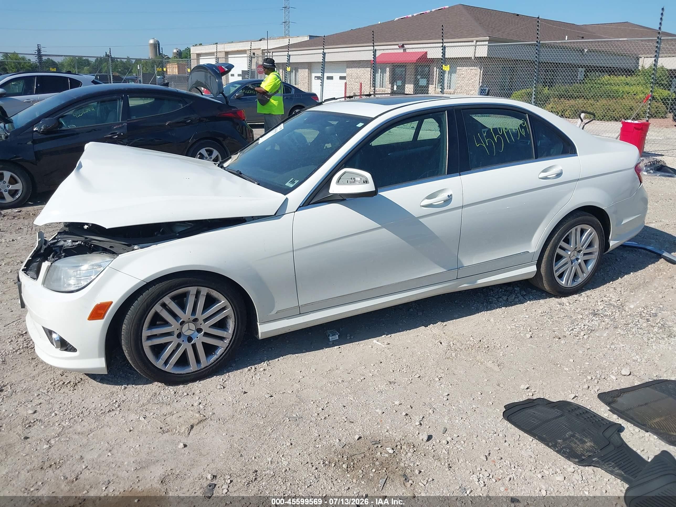 2009 Mercedes-benz C 300 Luxury 4matic/sport 4matic Белый vin: WDDGF81X89R055818