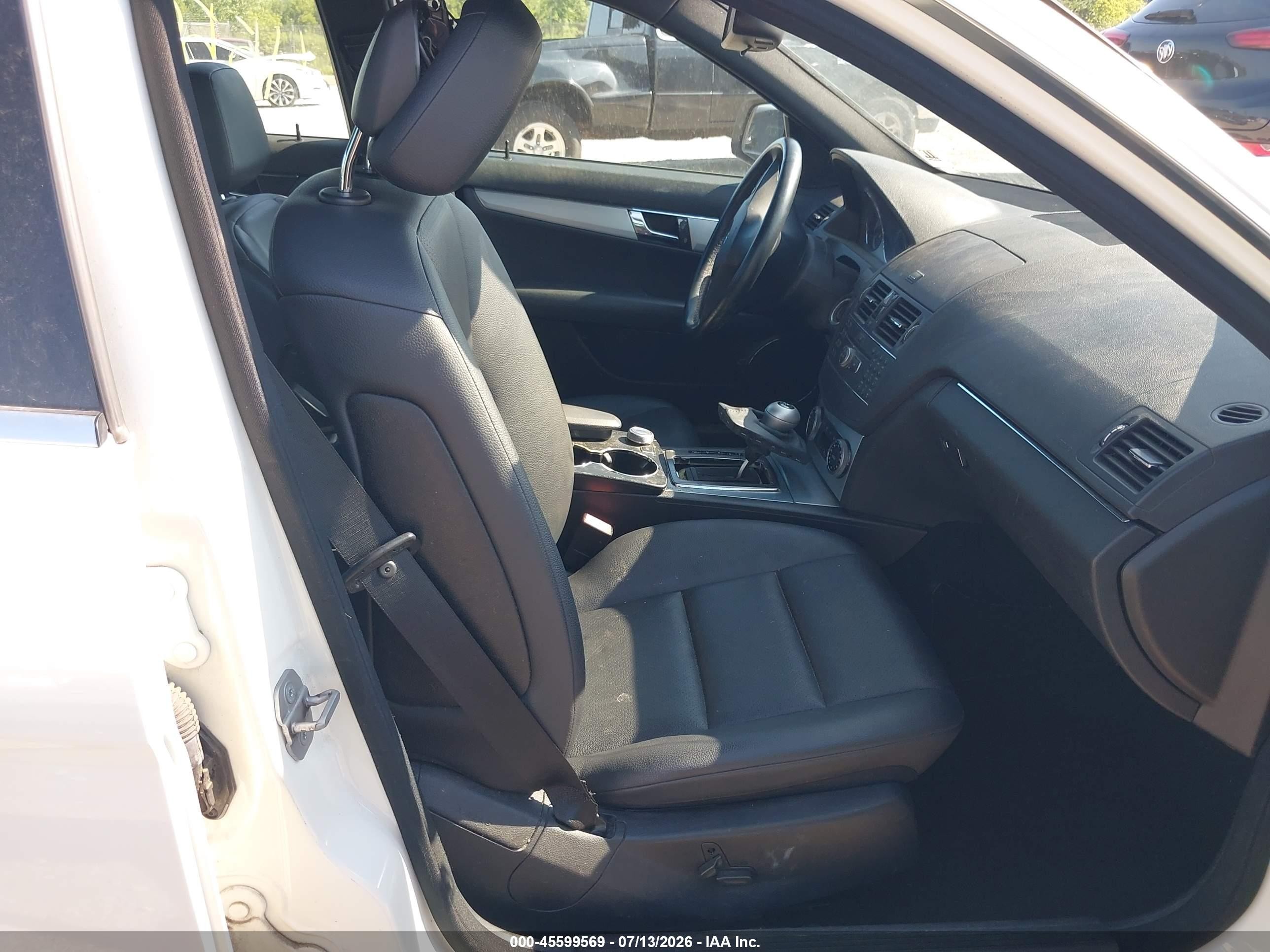 2009 Mercedes-benz C 300 Luxury 4matic/sport 4matic Белый vin: WDDGF81X89R055818