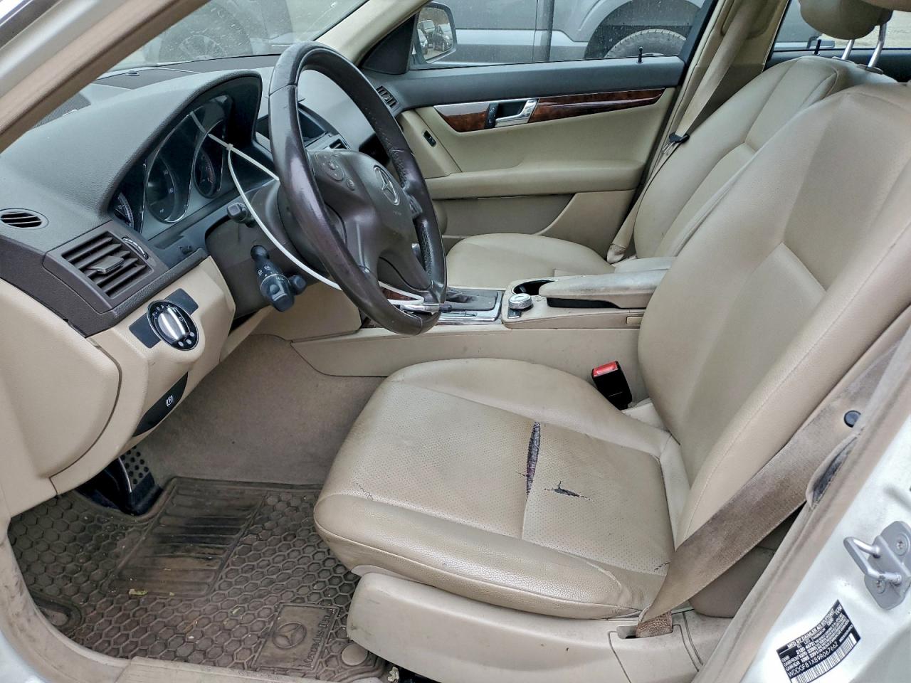 2009 Mercedes-benz C 300 4matic White vin: WDDGF81X89R067662