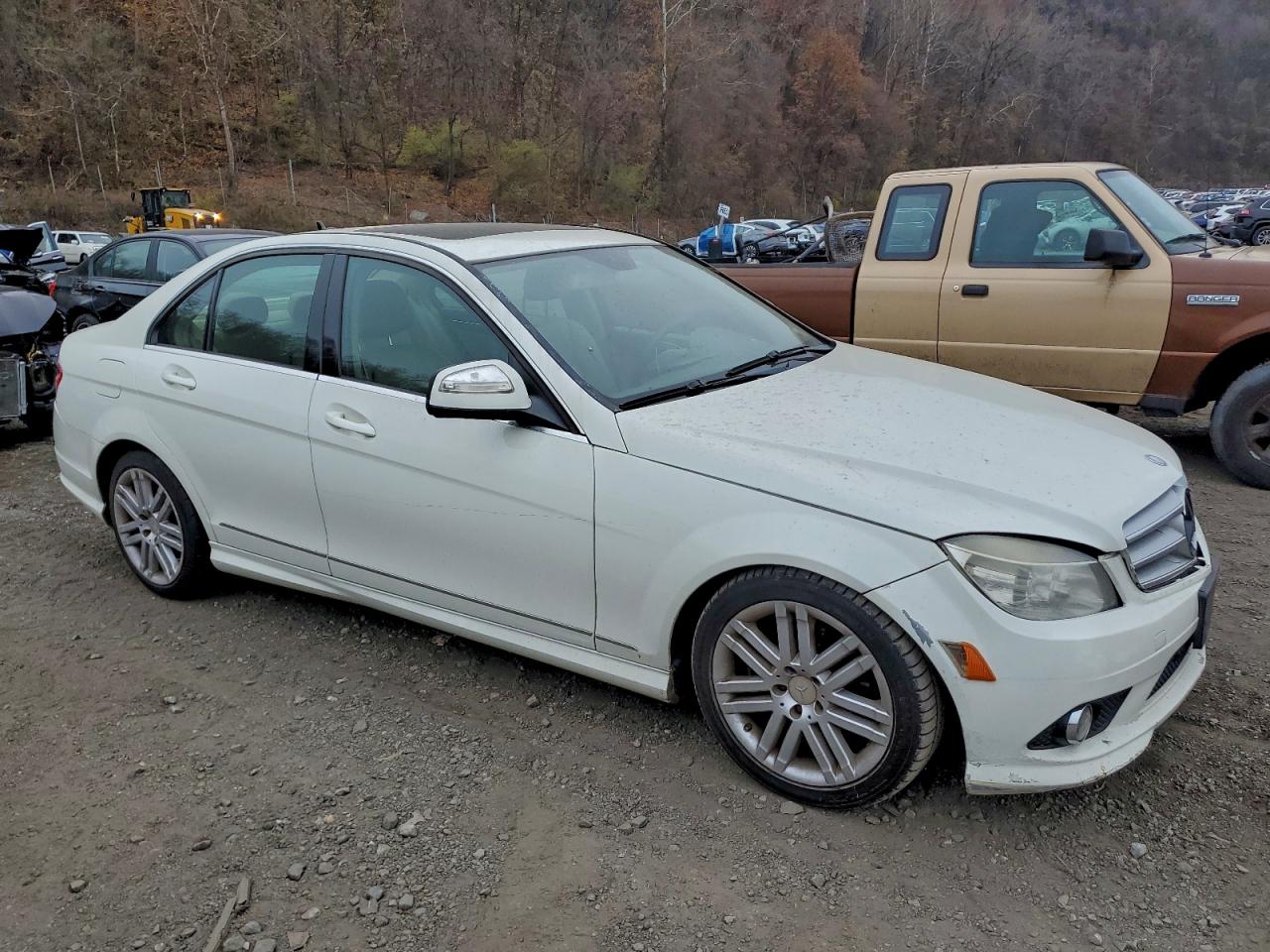 2009 Mercedes-benz C 300 4matic White vin: WDDGF81X89R067662