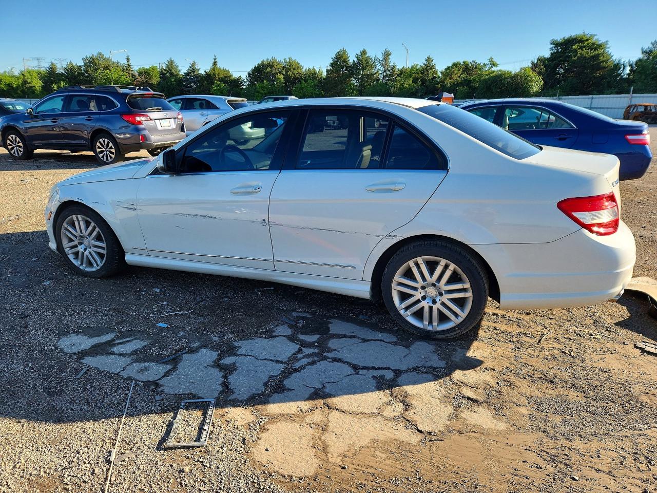 2009 Mercedes-benz C 300 4matic White vin: WDDGF81X89R069220