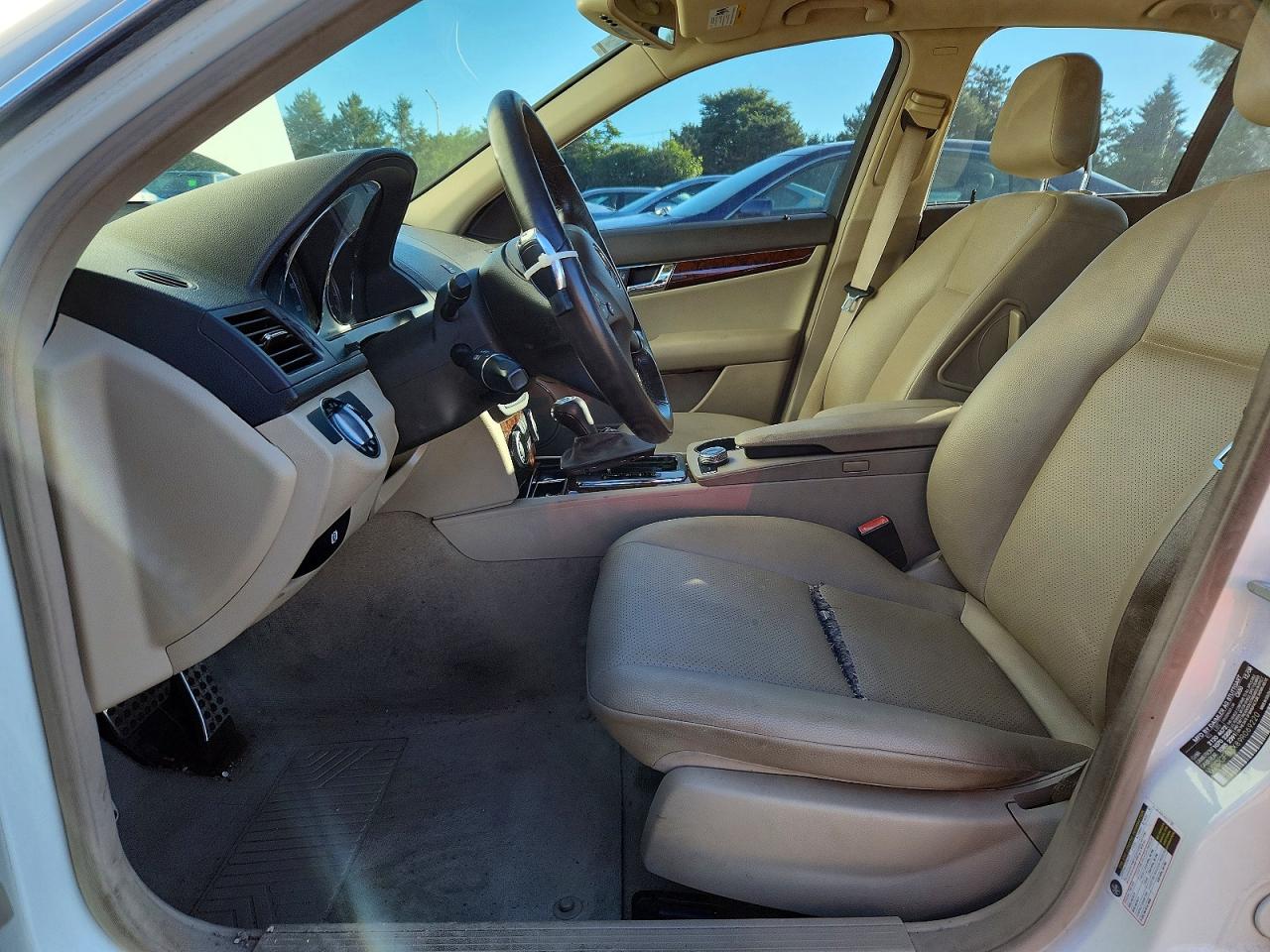 2009 Mercedes-benz C 300 4matic White vin: WDDGF81X89R069220