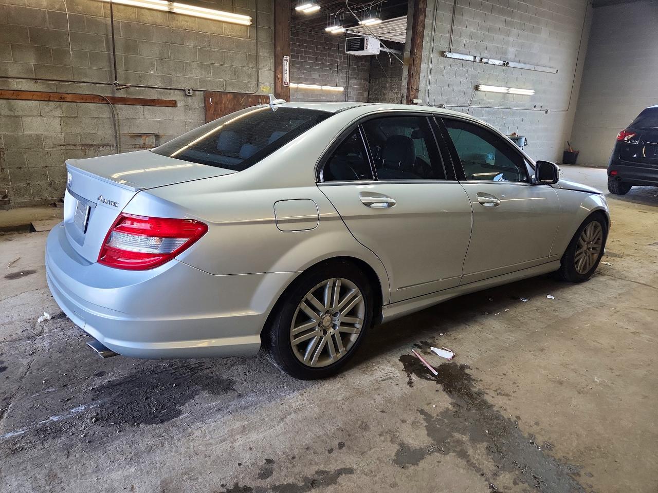 2009 Mercedes-benz C 300 4matic Silver vin: WDDGF81X89R079214