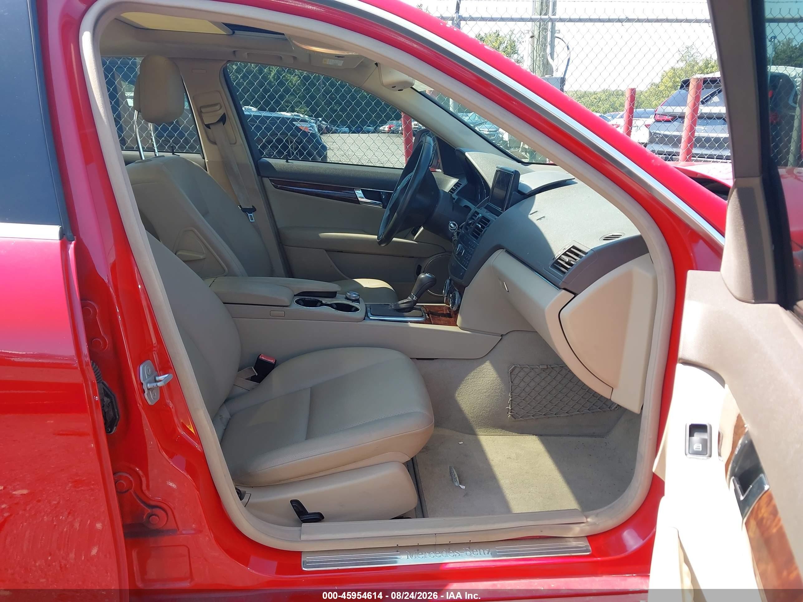 2009 Mercedes-benz C 300 Luxury 4matic/sport 4matic Red vin: WDDGF81X89R079472