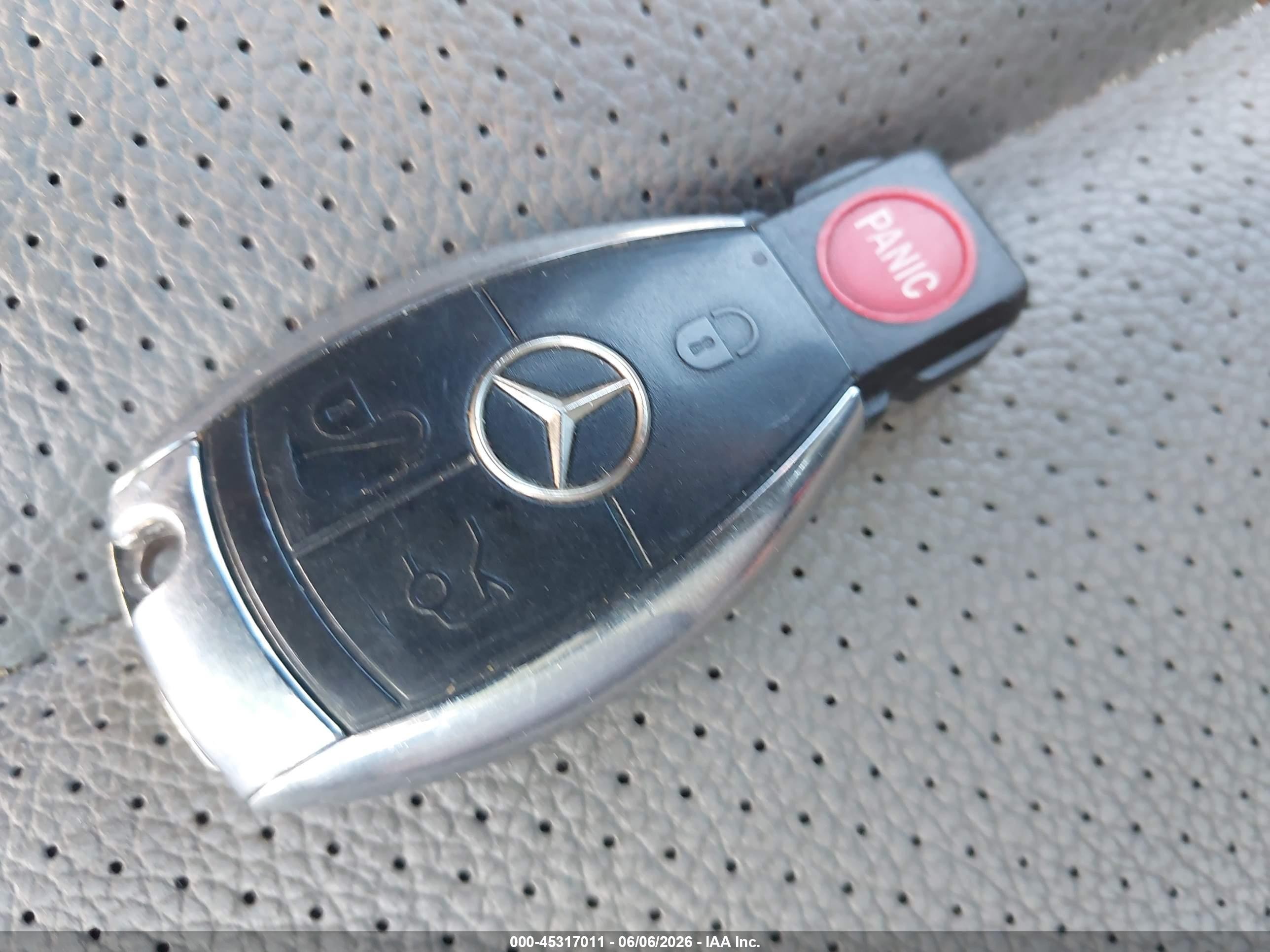 2008 Mercedes-benz C 300 Luxury 4matic/sport 4matic Серый vin: WDDGF81X98F178351