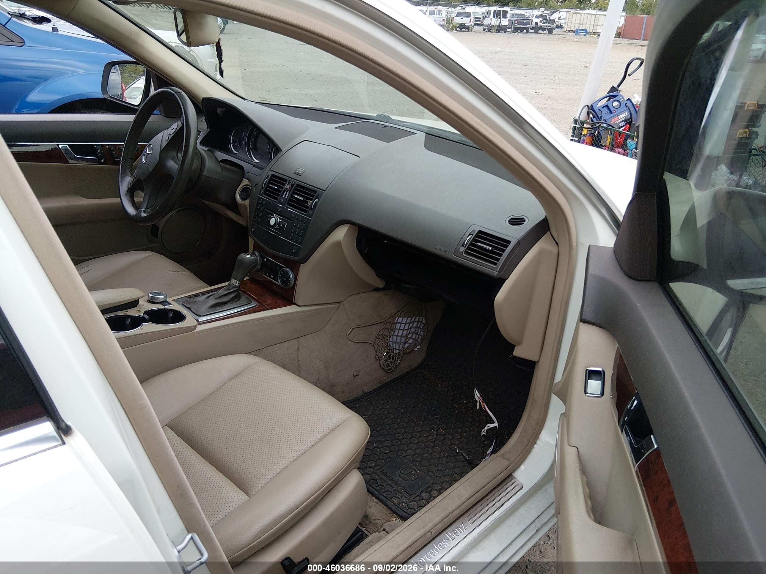 2009 Mercedes-benz C 300 Luxury 4matic White vin: WDDGF81X99F254586