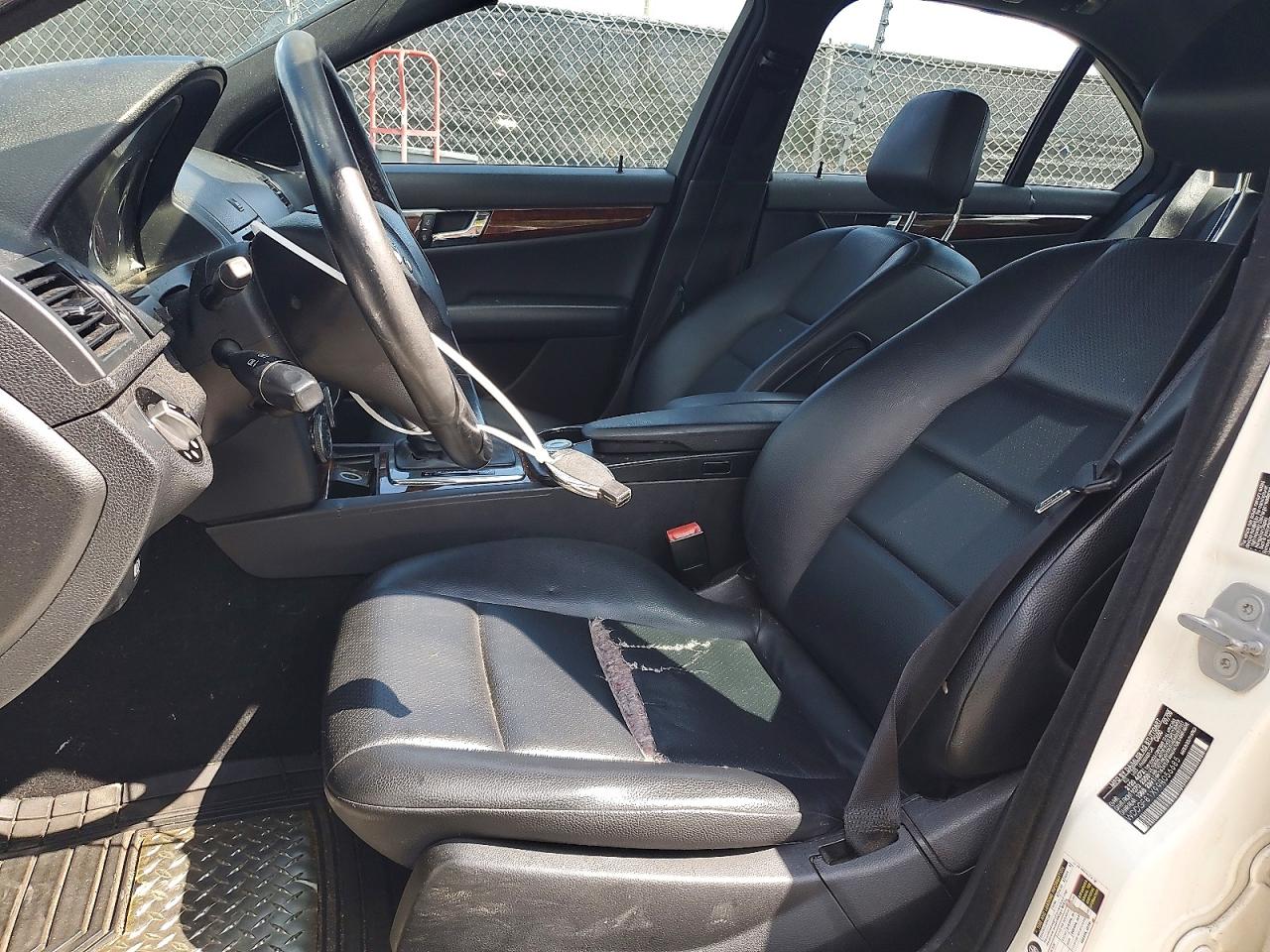 2009 Mercedes-benz C 300 4matic Белый vin: WDDGF81X99R056685