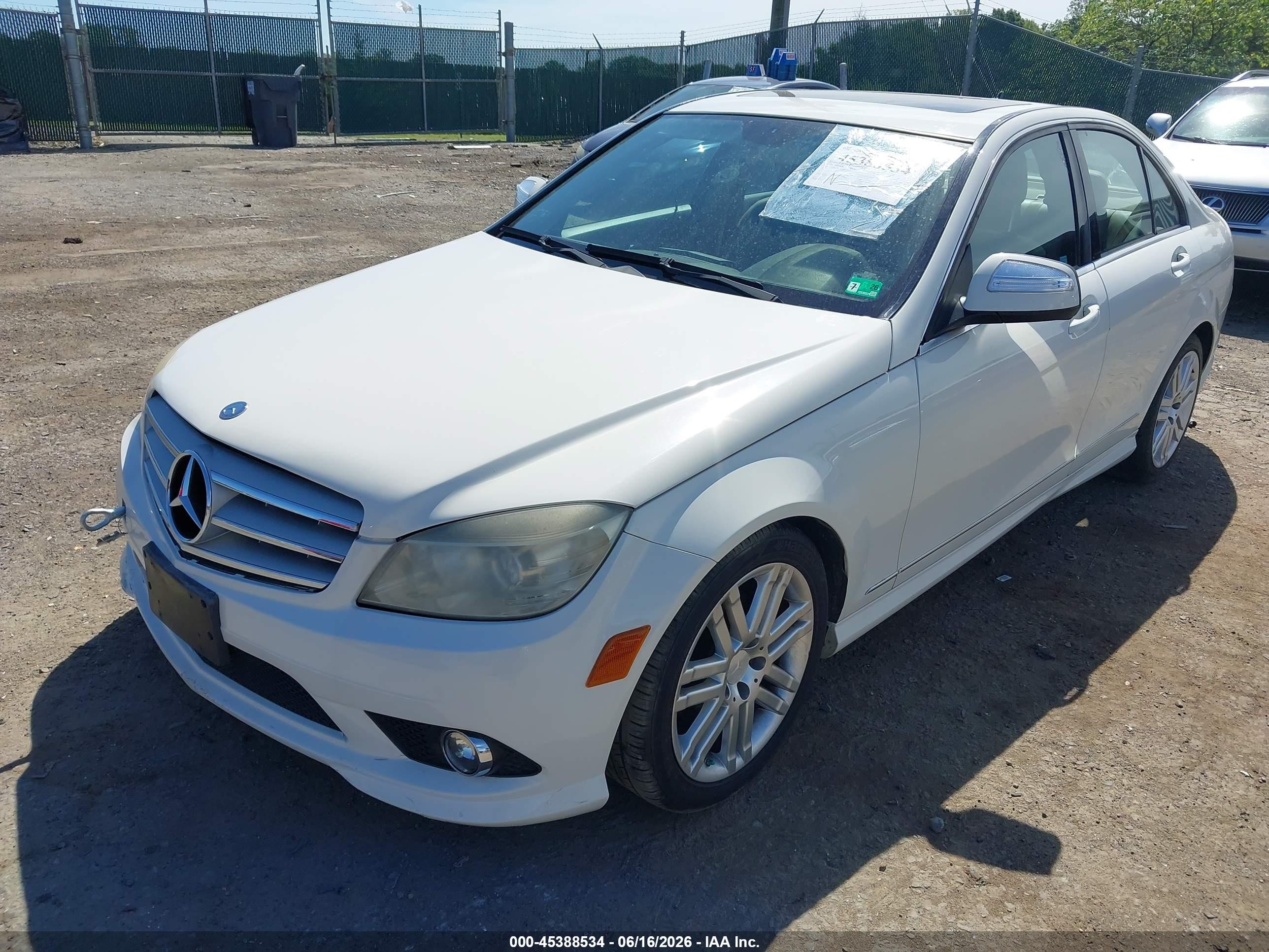 2009 Mercedes-benz C 300 Luxury 4matic/sport 4matic White vin: WDDGF81X99R074541