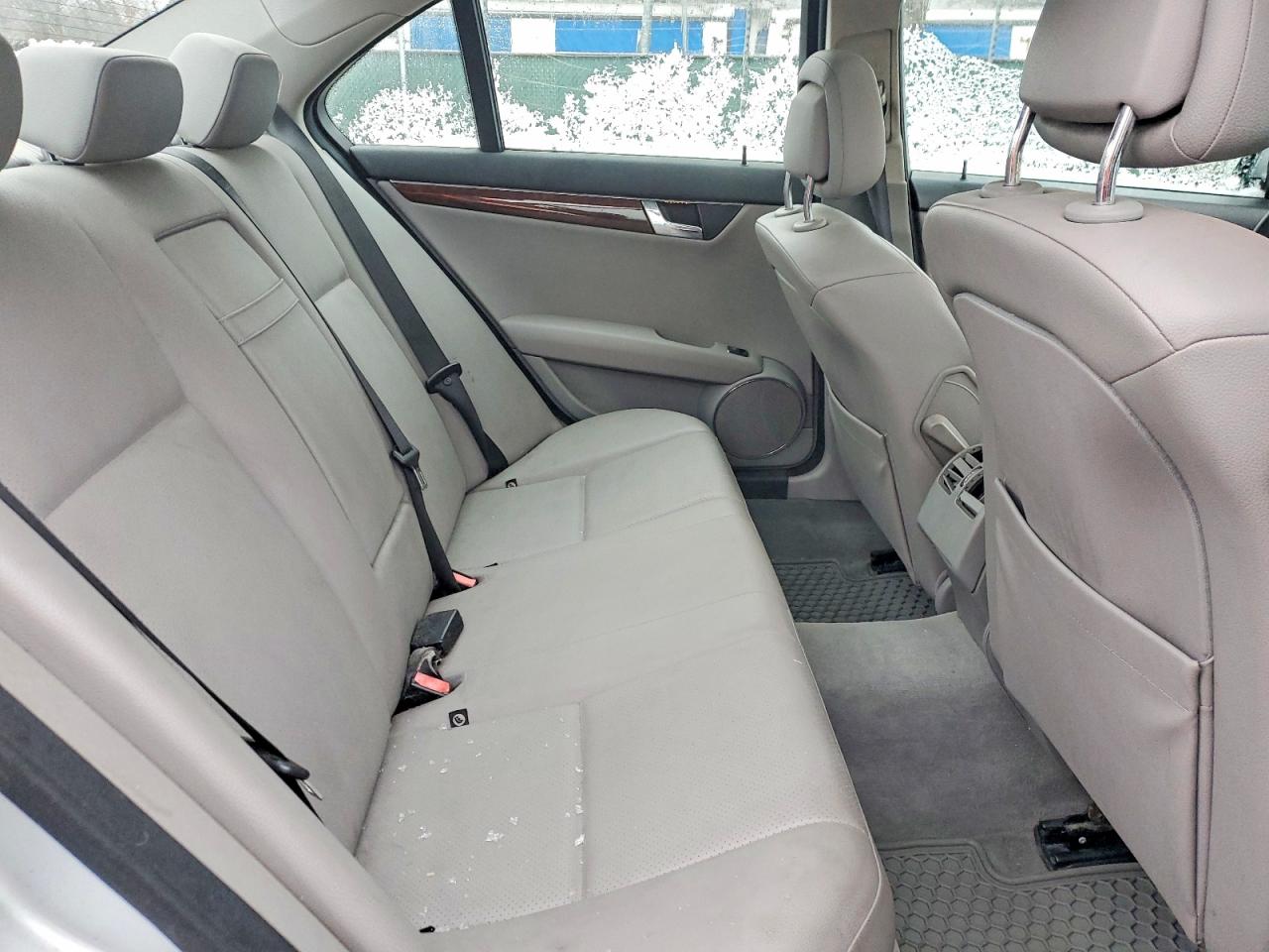 2008 Mercedes-benz C 300 4matic Silver vin: WDDGF81XX8F085368