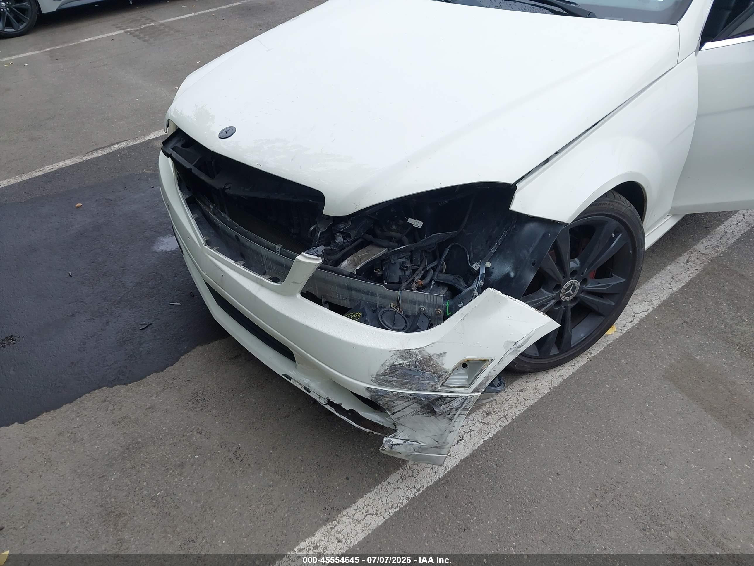 2009 Mercedes-benz C 300 Luxury 4matic/sport 4matic White vin: WDDGF81XX9F267248