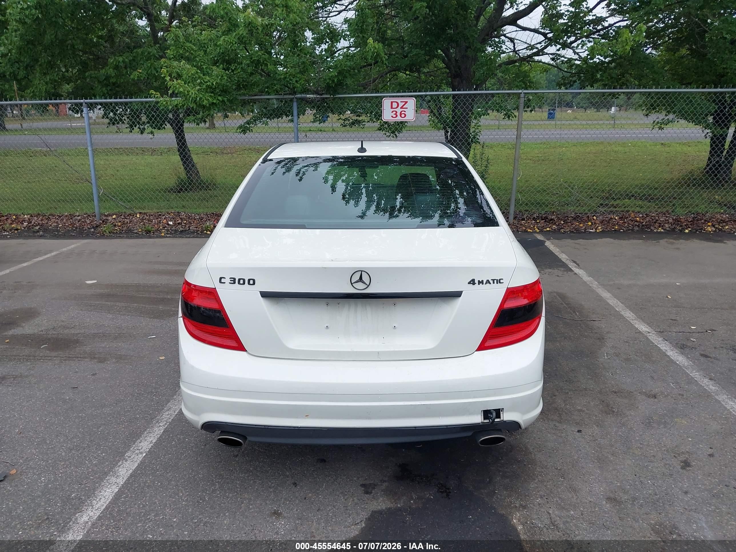 2009 Mercedes-benz C 300 Luxury 4matic/sport 4matic White vin: WDDGF81XX9F267248