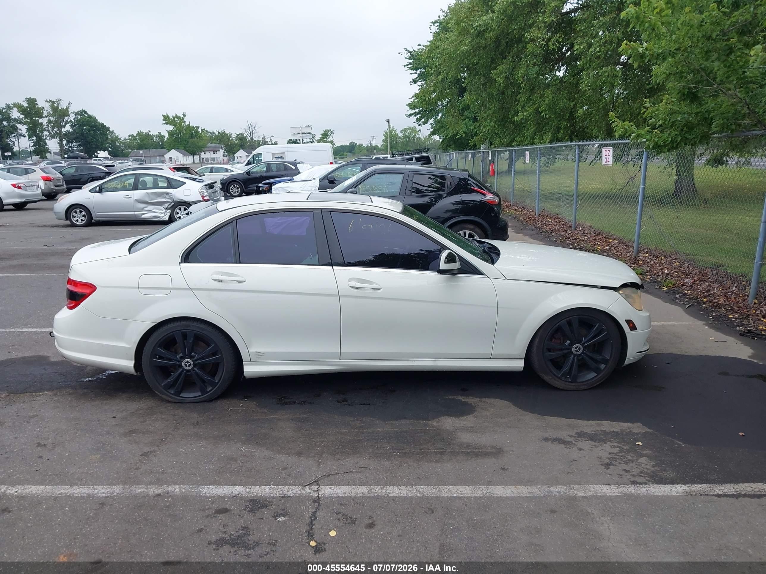 2009 Mercedes-benz C 300 Luxury 4matic/sport 4matic White vin: WDDGF81XX9F267248