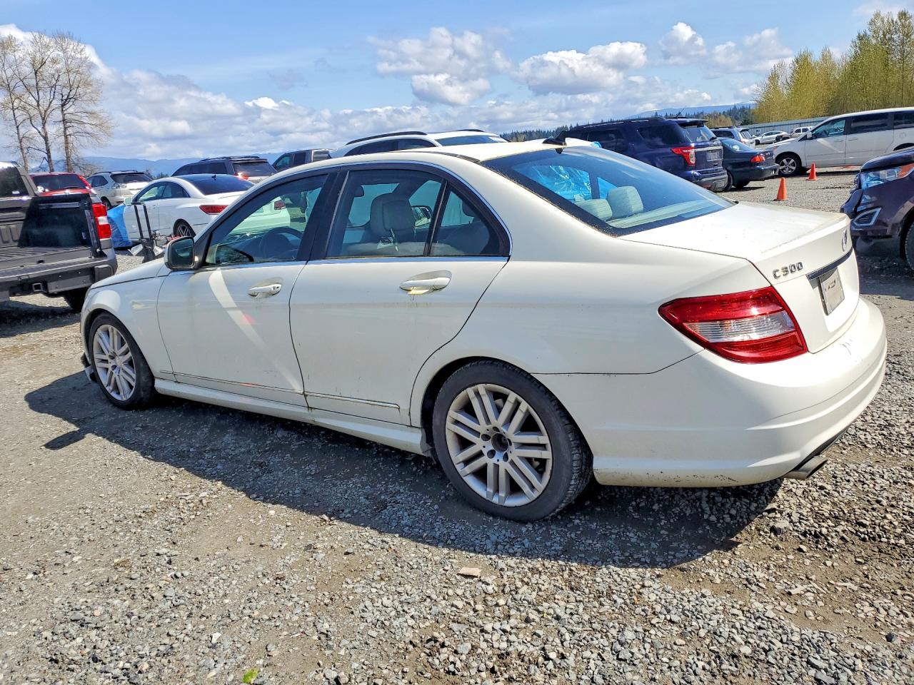 2009 Mercedes-benz C 300 4matic Белый vin: WDDGF81XX9R061894