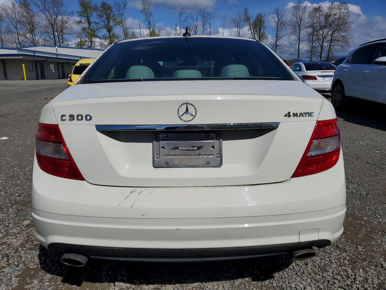 2009 Mercedes-benz C 300 4matic Белый vin: WDDGF81XX9R061894