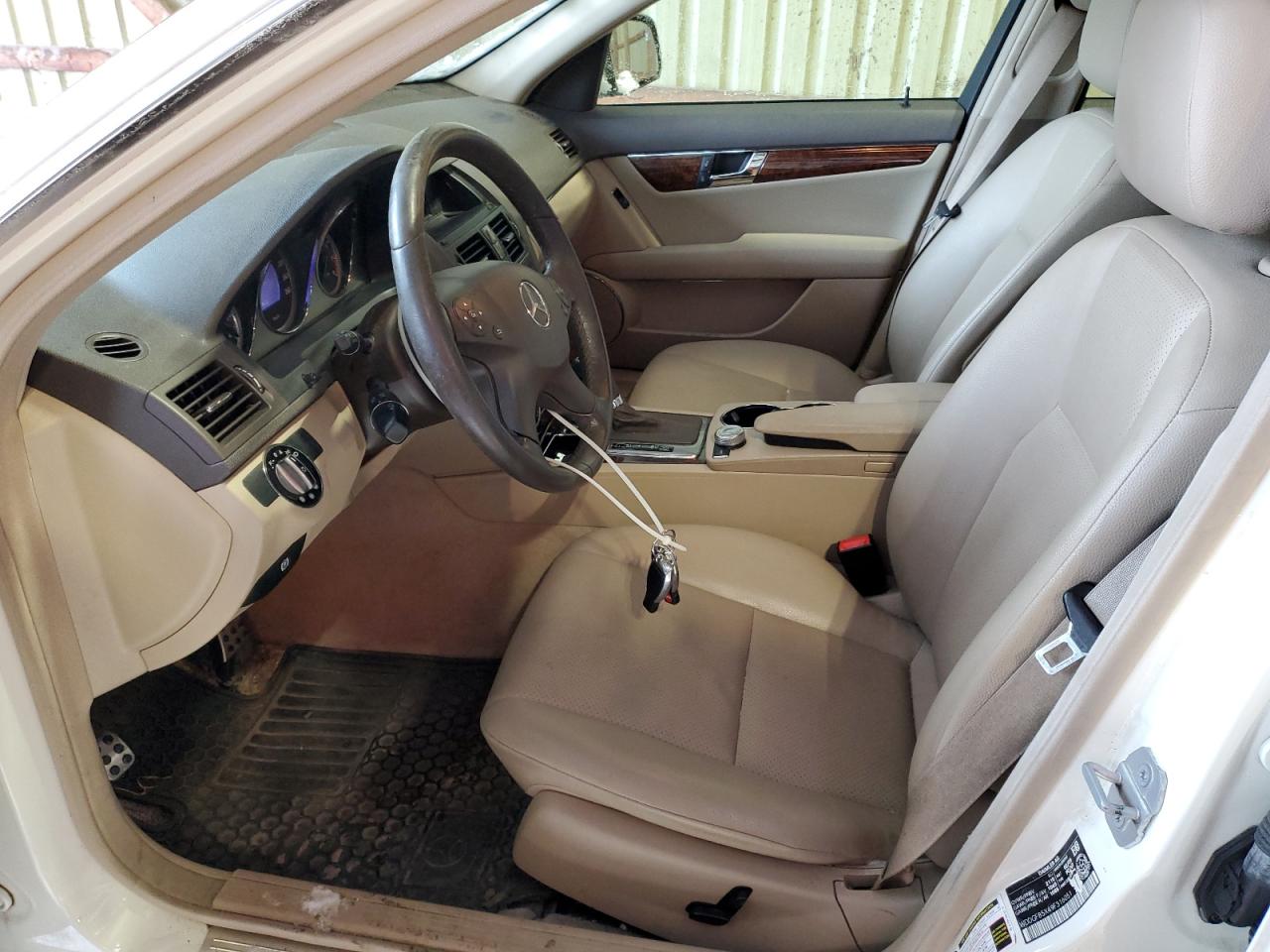 2009 Mercedes-benz C 230 4matic Белый vin: WDDGF85X49F316051
