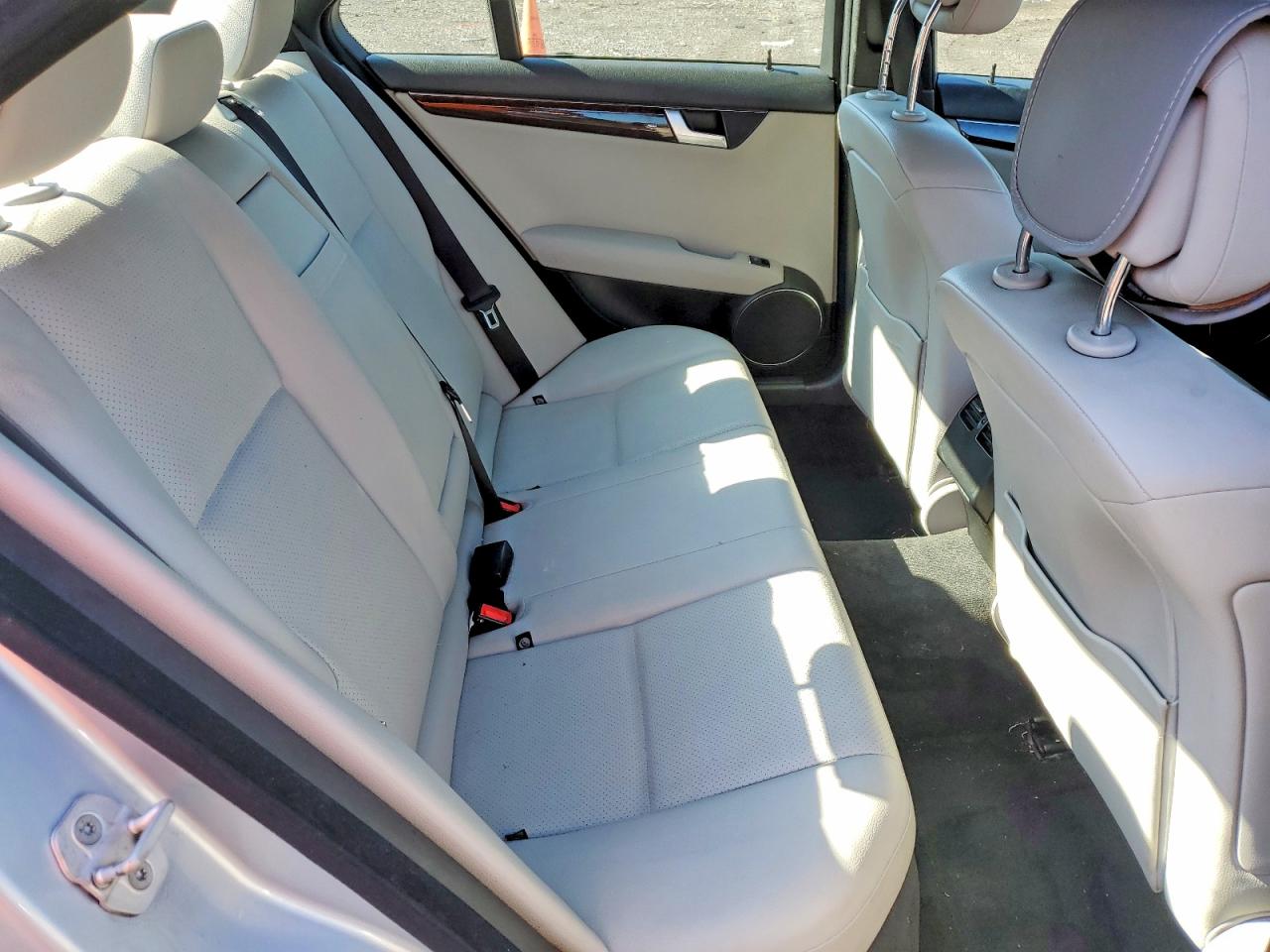 2013 Mercedes-benz C 300 4matic Silver vin: WDDGF8AB0DG102896