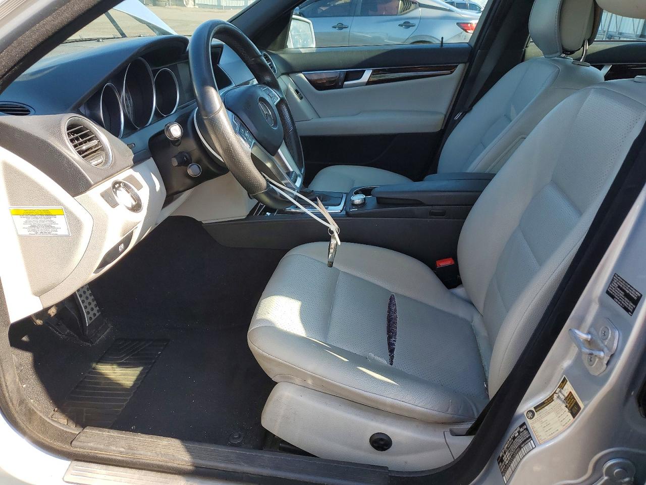 2013 Mercedes-benz C 300 4matic Silver vin: WDDGF8AB0DG102896