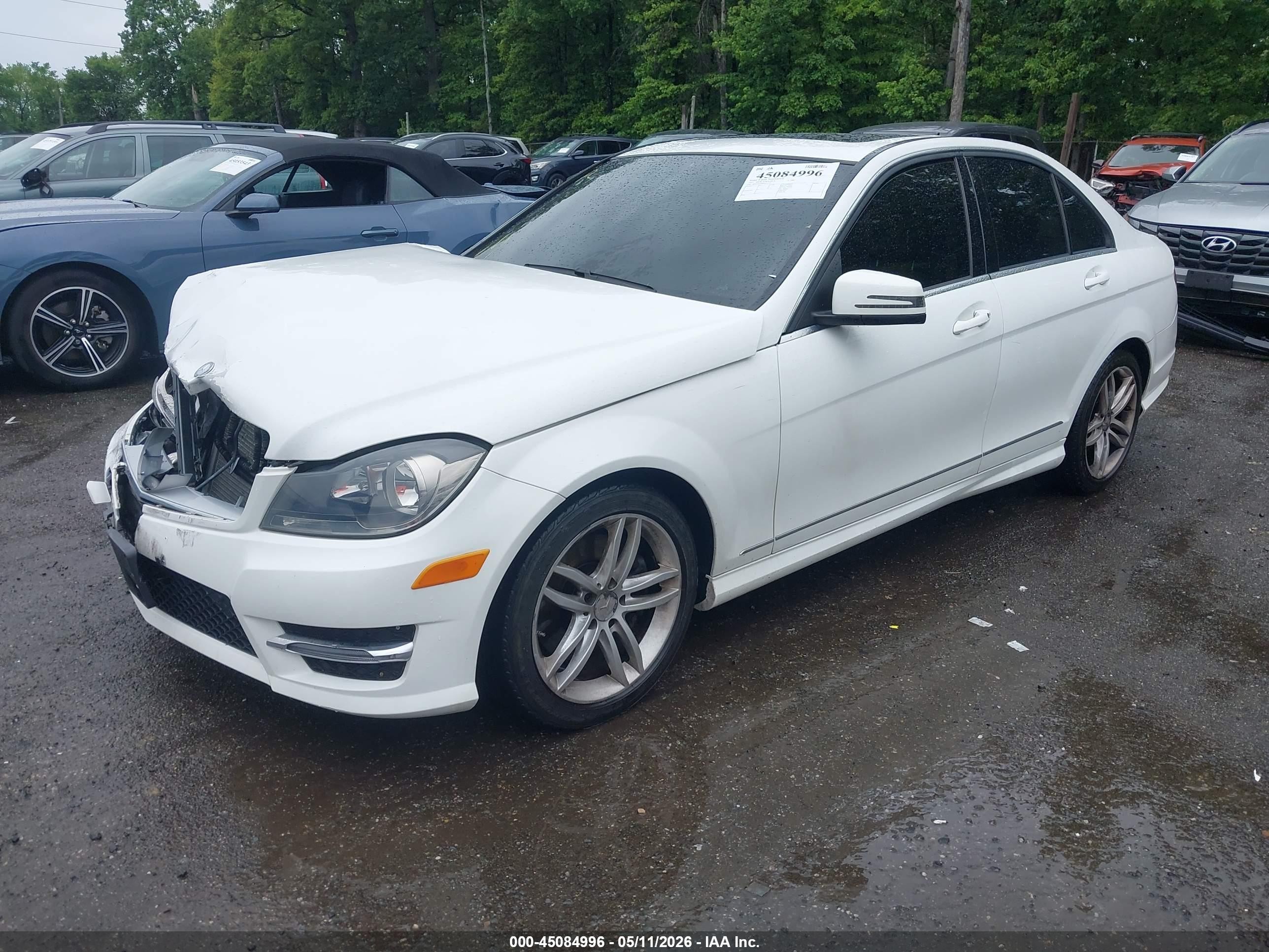 2013 Mercedes-benz C 300 Luxury 4matic/sport 4matic White vin: WDDGF8AB0DG143951