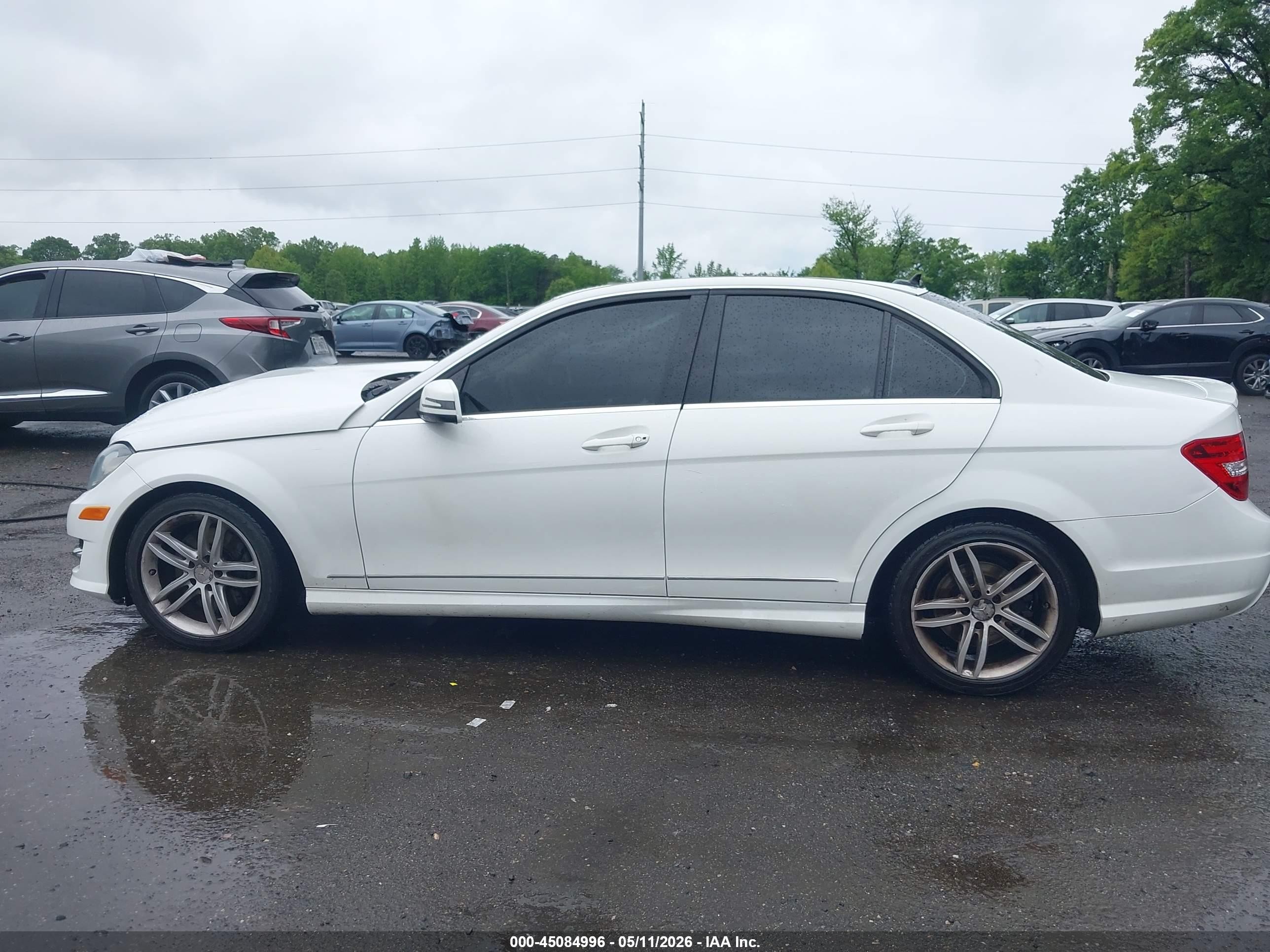 2013 Mercedes-benz C 300 Luxury 4matic/sport 4matic White vin: WDDGF8AB0DG143951