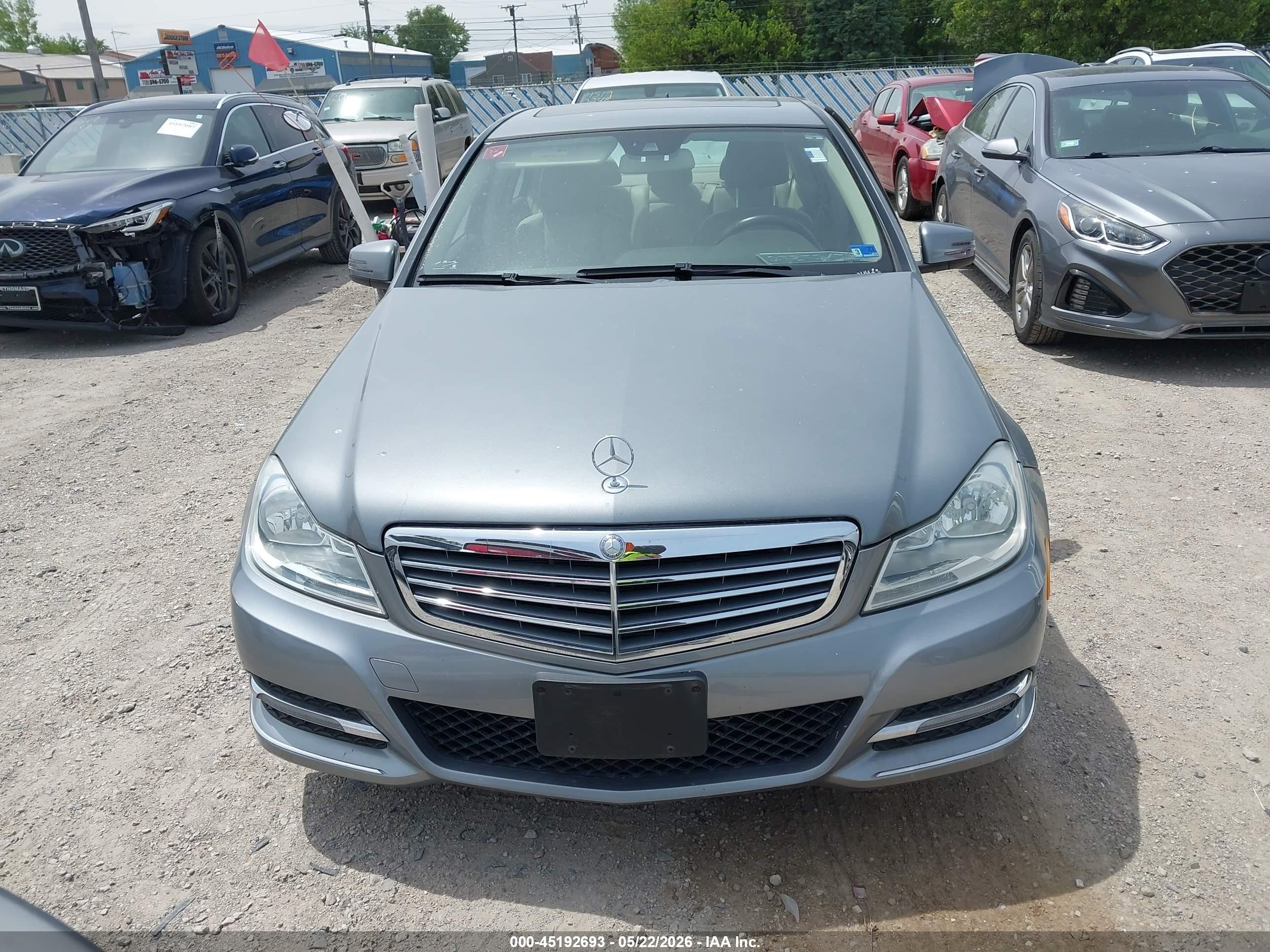 2013 Mercedes-benz C 300 Luxury 4matic Серый vin: WDDGF8AB0DR244346