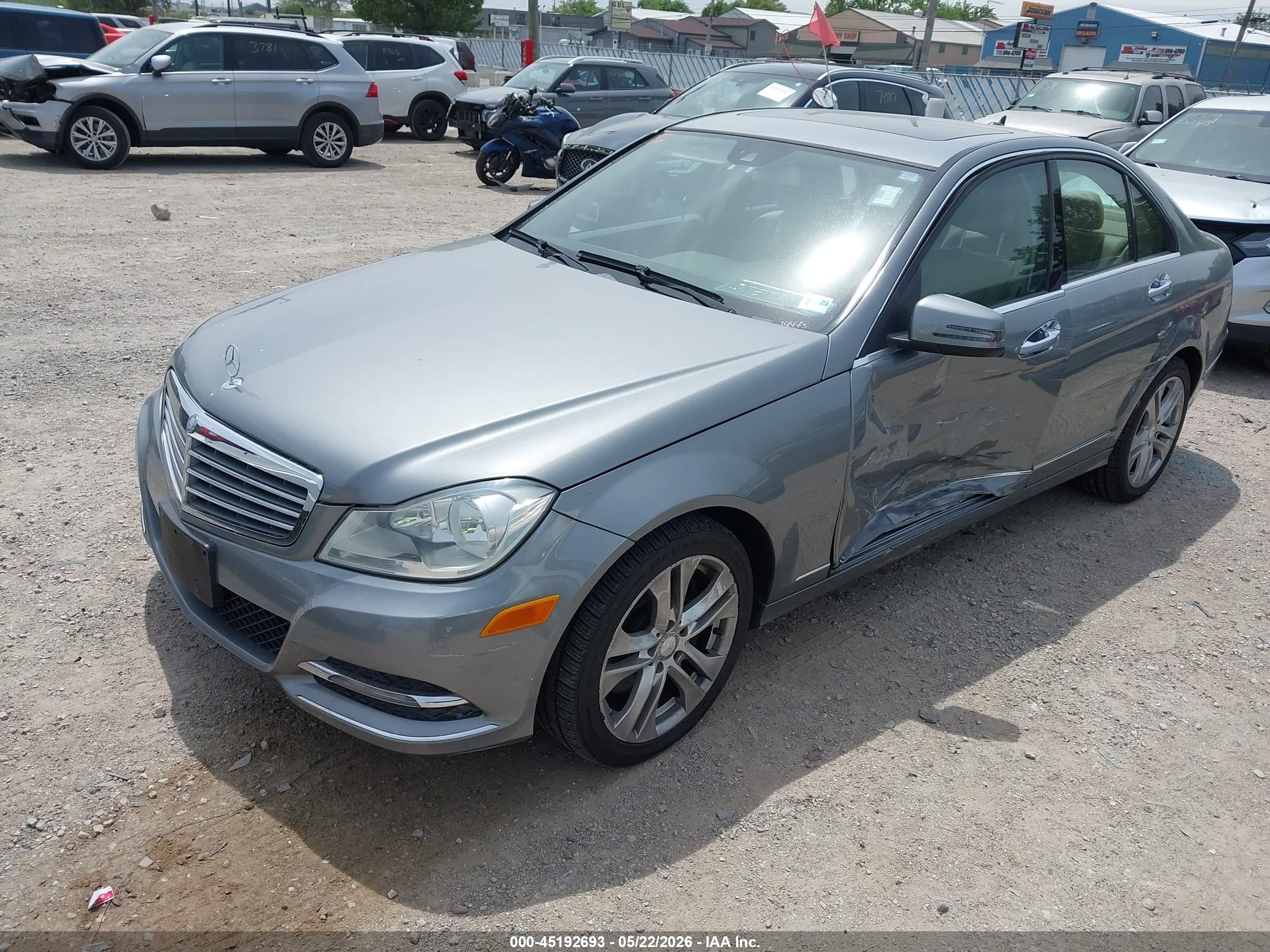 2013 Mercedes-benz C 300 Luxury 4matic Серый vin: WDDGF8AB0DR244346