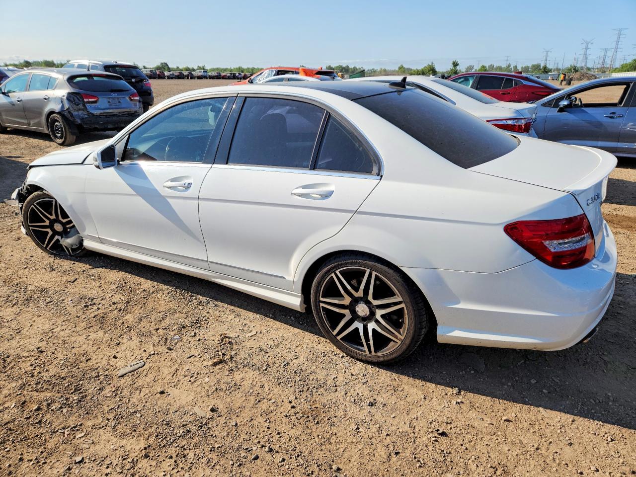2013 Mercedes-benz C 300 4matic Белый vin: WDDGF8AB0DR253077