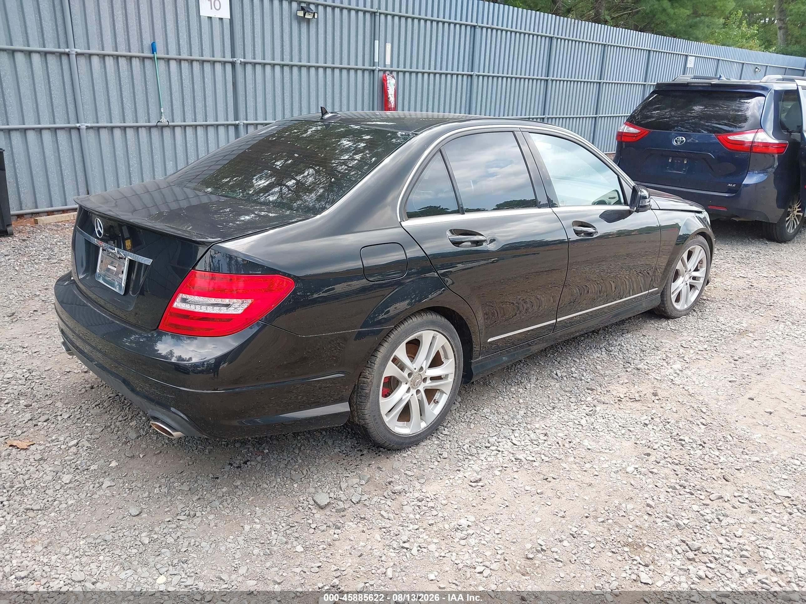 2013 Mercedes-benz C 300 Sport 4matic Черный vin: WDDGF8AB0DR269196