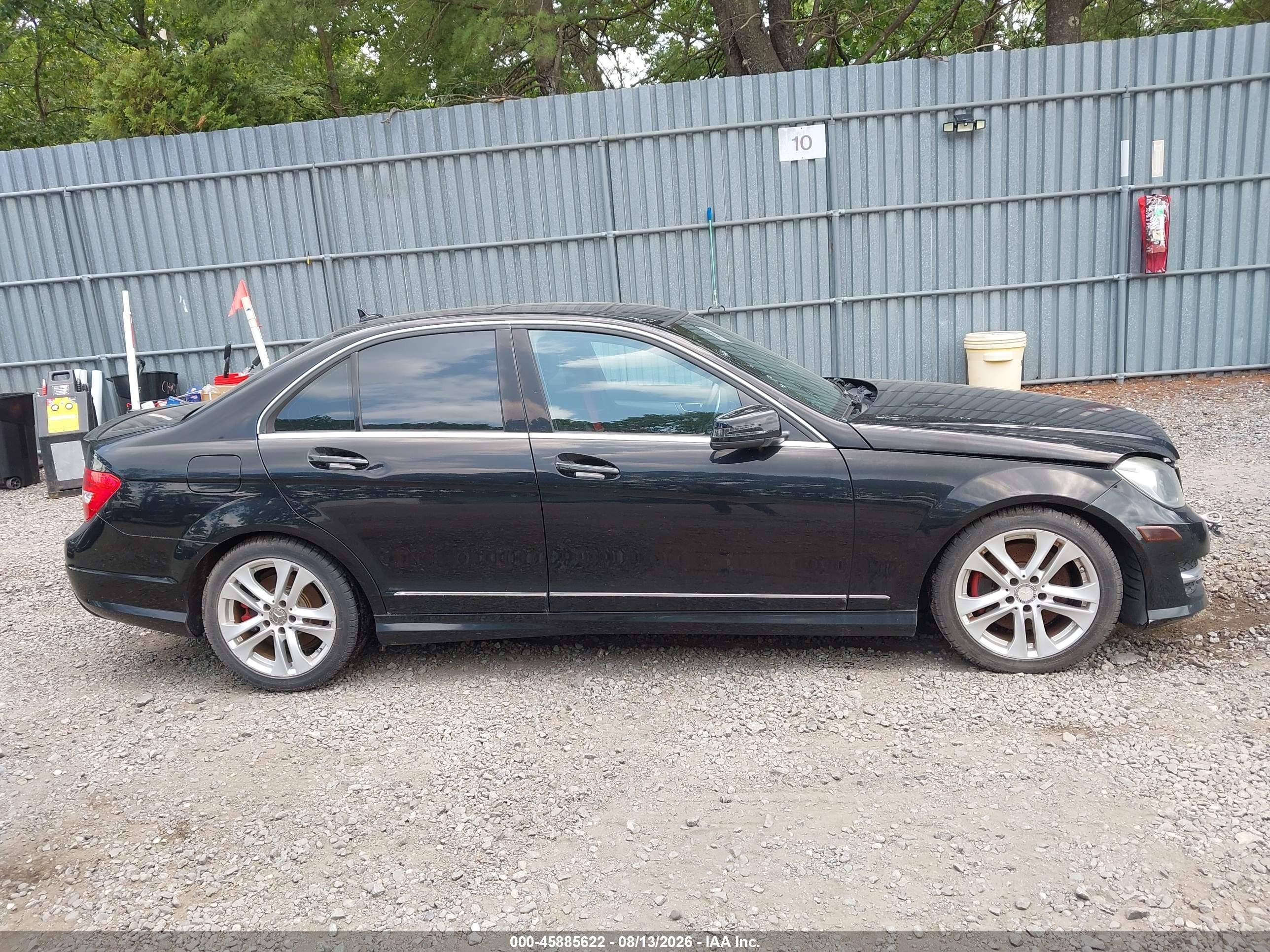 2013 Mercedes-benz C 300 Sport 4matic Черный vin: WDDGF8AB0DR269196