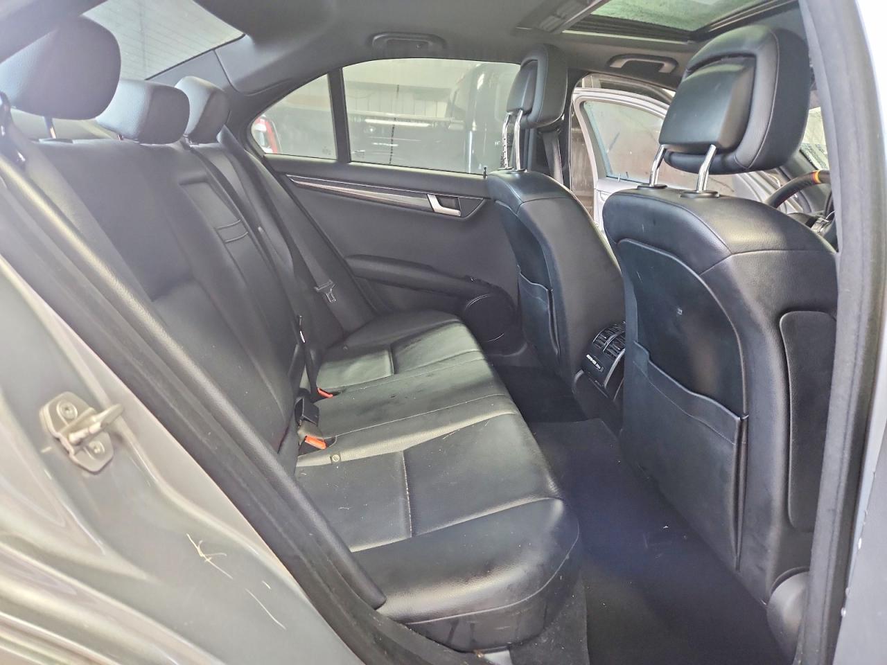 2013 Mercedes-benz C 300 4matic Silver vin: WDDGF8AB0DR270655