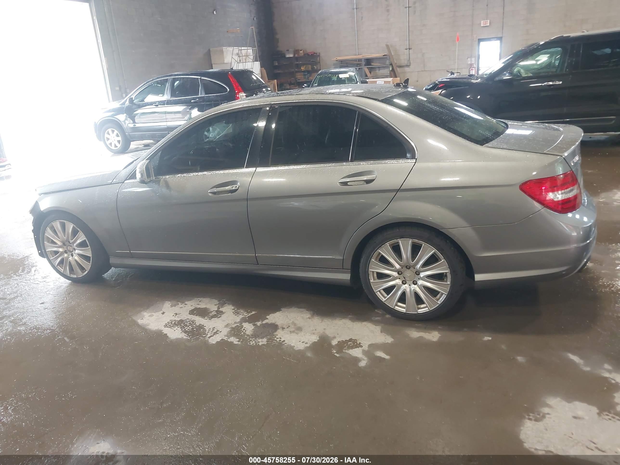 2013 Mercedes-benz C 300 Sport 4matic Gray vin: WDDGF8AB0DR283437