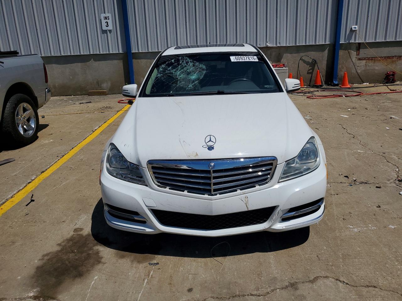 2013 Mercedes-benz C 300 4matic Белый vin: WDDGF8AB0DR283602