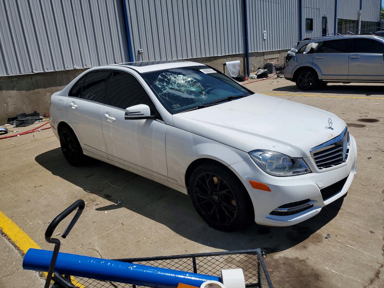 2013 Mercedes-benz C 300 4matic Белый vin: WDDGF8AB0DR283602