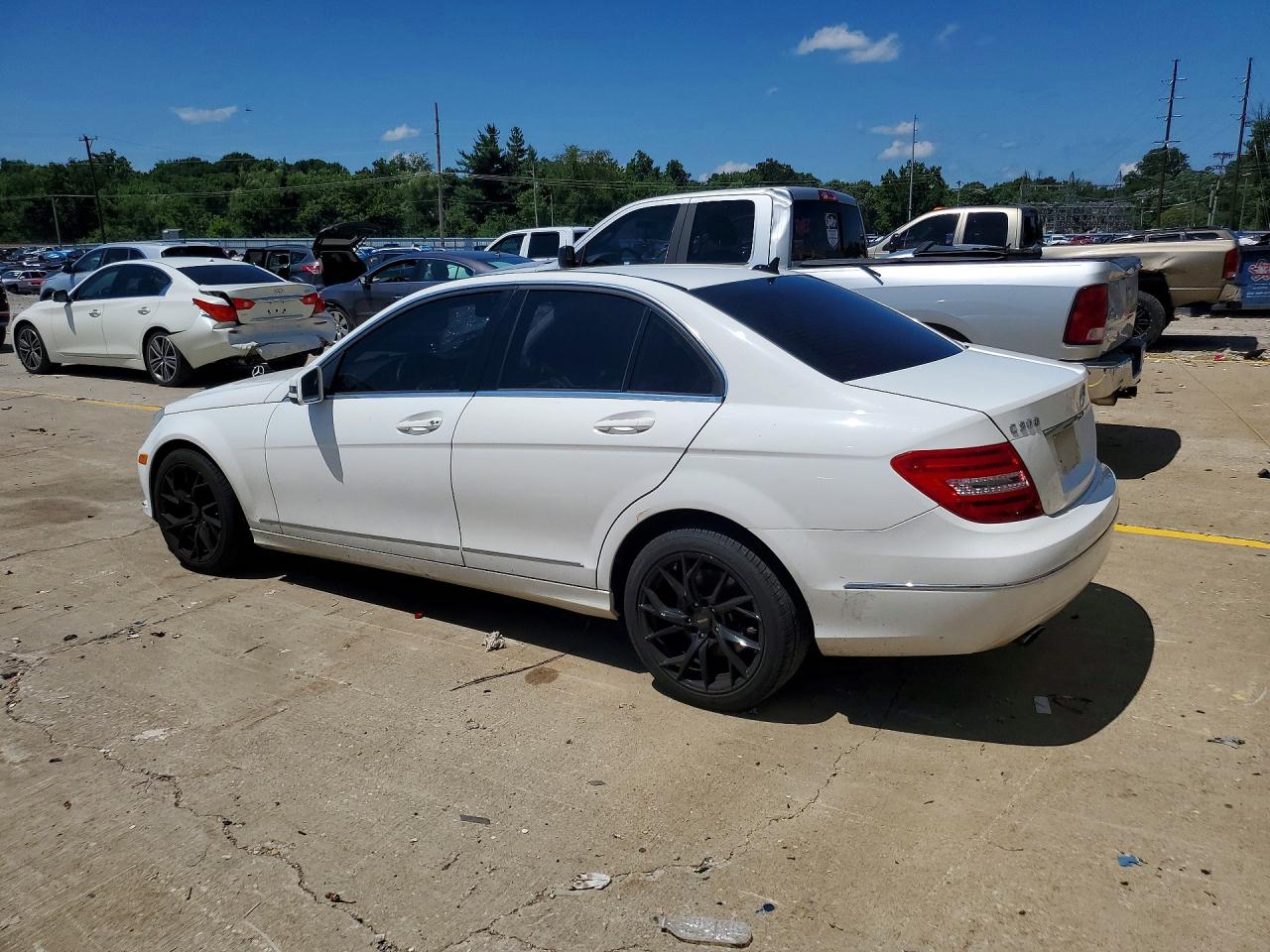 2013 Mercedes-benz C 300 4matic Белый vin: WDDGF8AB0DR283602
