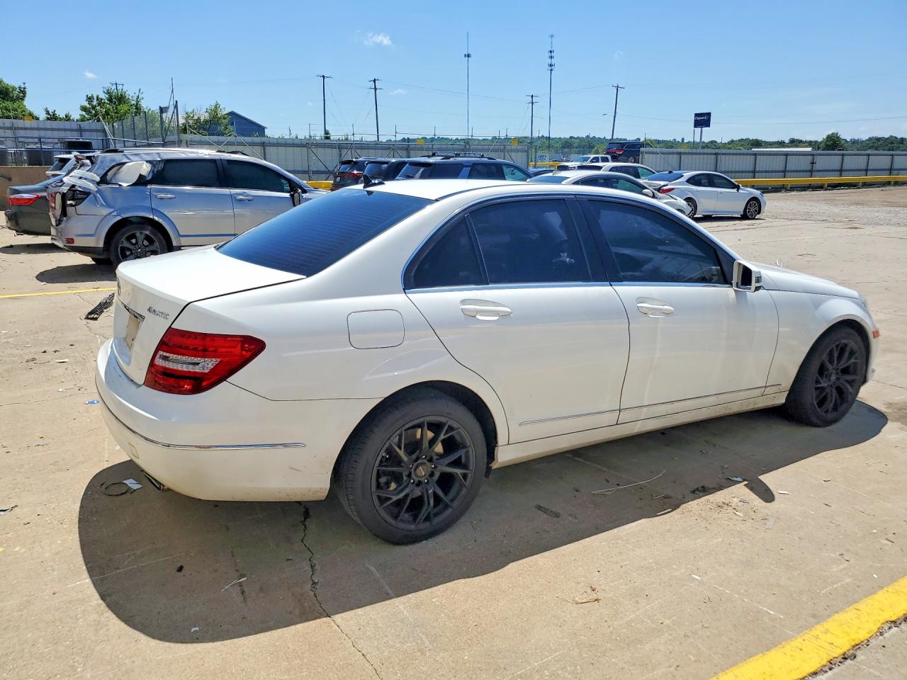 2013 Mercedes-benz C 300 4matic Белый vin: WDDGF8AB0DR283602