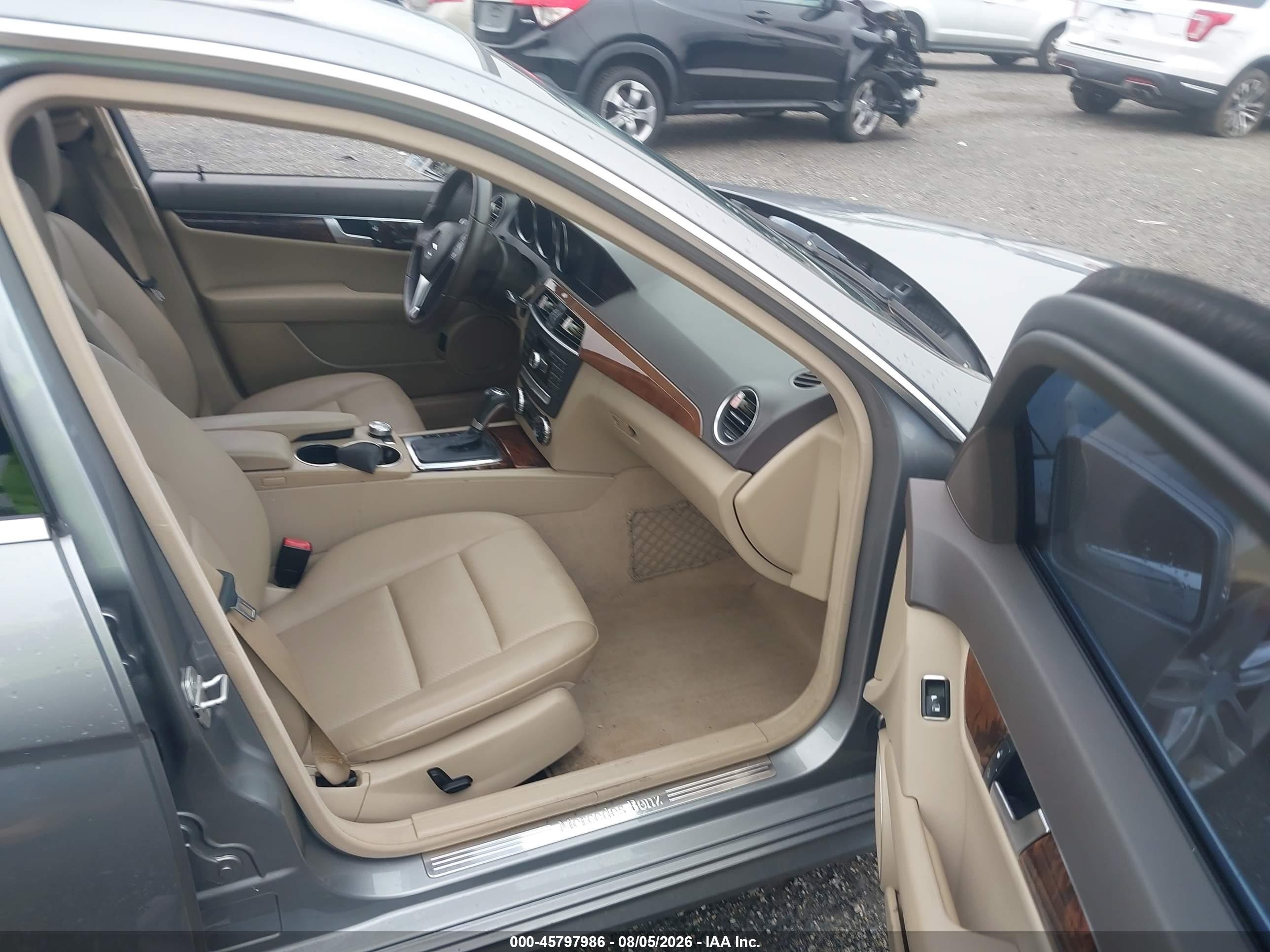 2013 Mercedes-benz C 300 Sport 4matic Silver vin: WDDGF8AB0DR284250