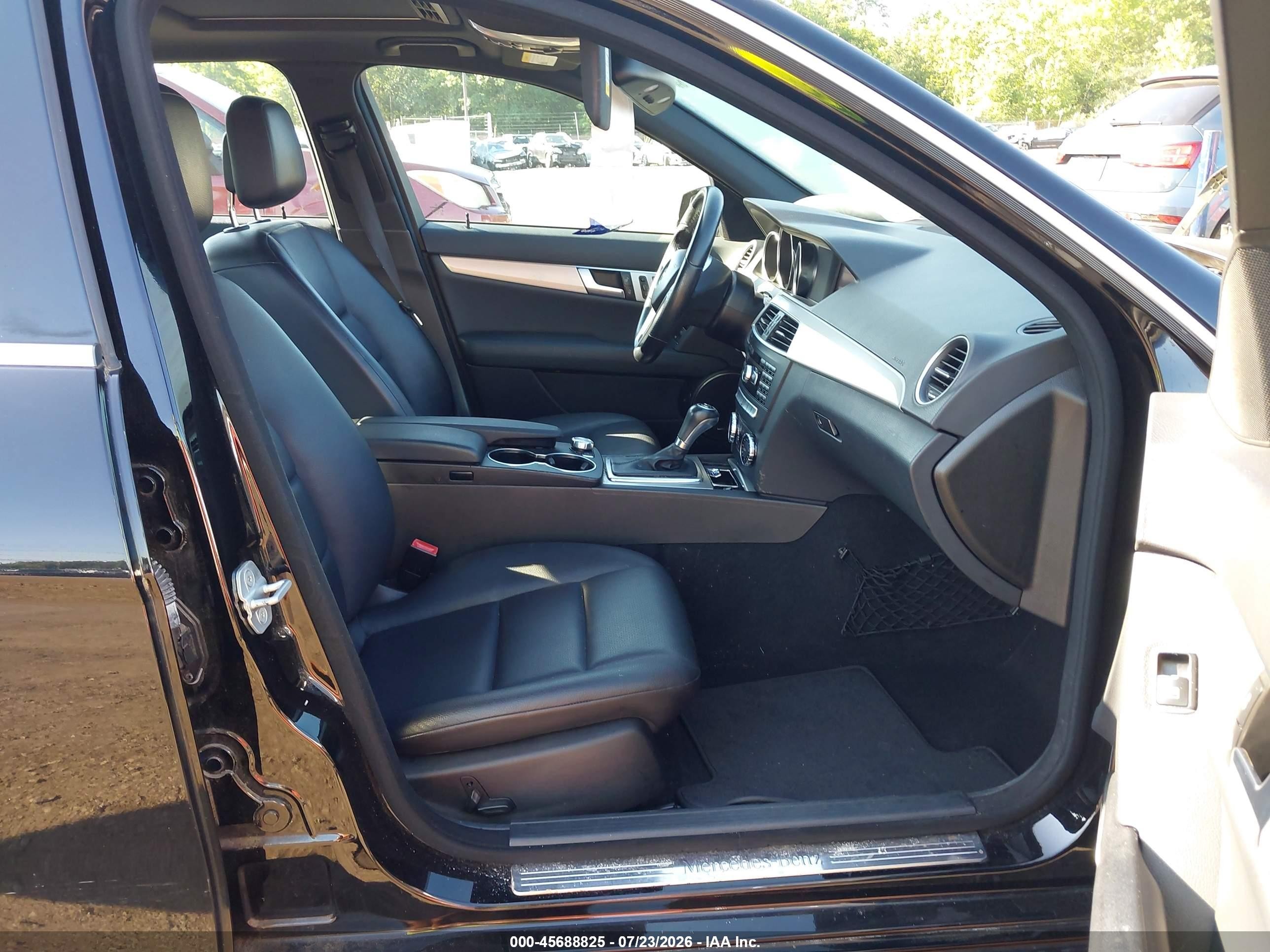 2013 Mercedes-benz C 300 Sport 4matic Black vin: WDDGF8AB0DR284393