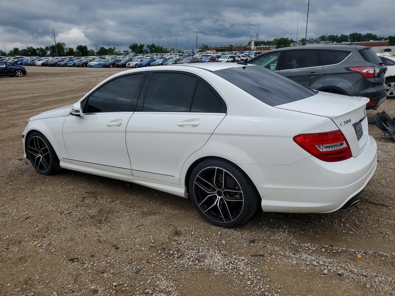 2013 Mercedes-benz C 300 4matic Белый vin: WDDGF8AB0DR287553