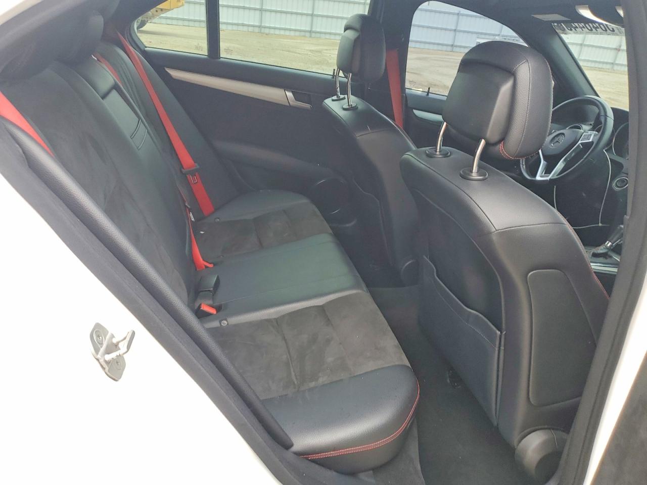 2013 Mercedes-benz C 300 4matic Белый vin: WDDGF8AB0DR287553
