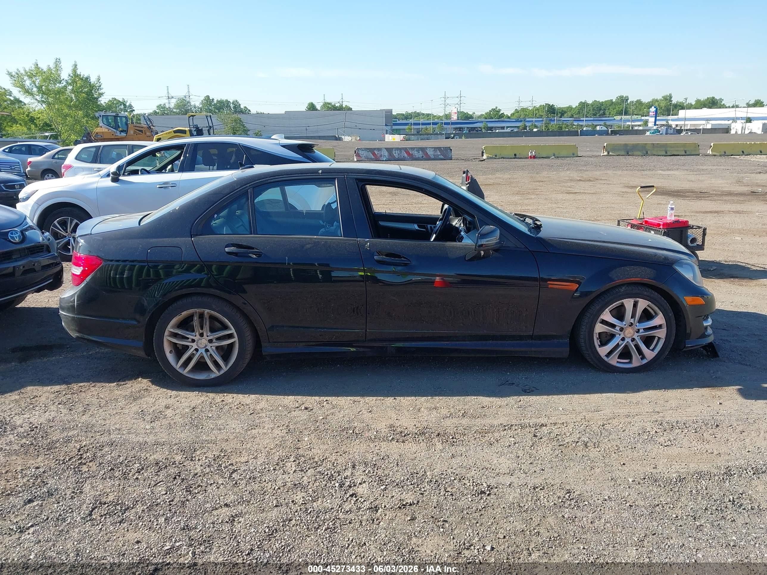 2013 Mercedes-benz C 300 Sport 4matic Black vin: WDDGF8AB0DR296981