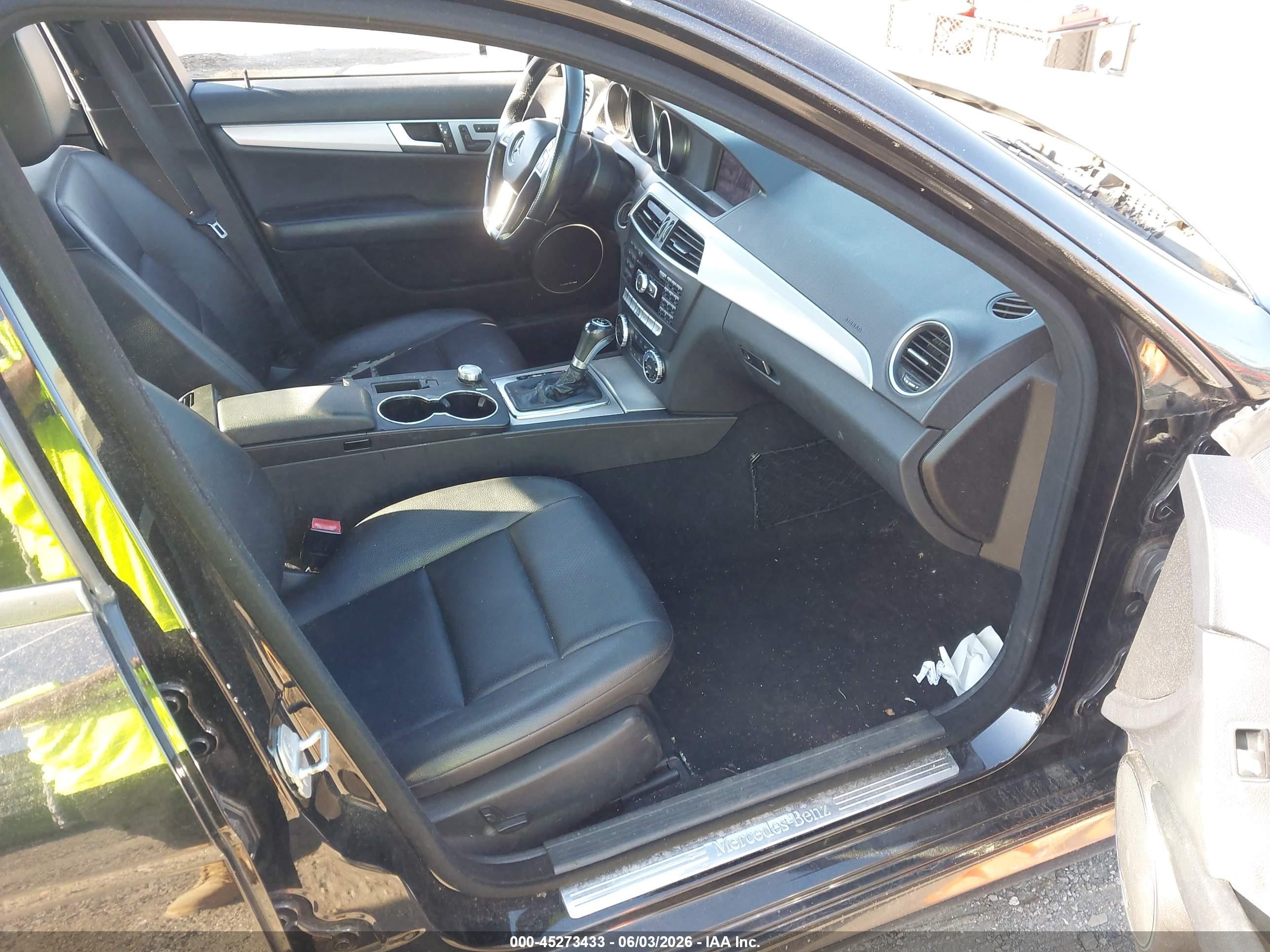 2013 Mercedes-benz C 300 Sport 4matic Black vin: WDDGF8AB0DR296981
